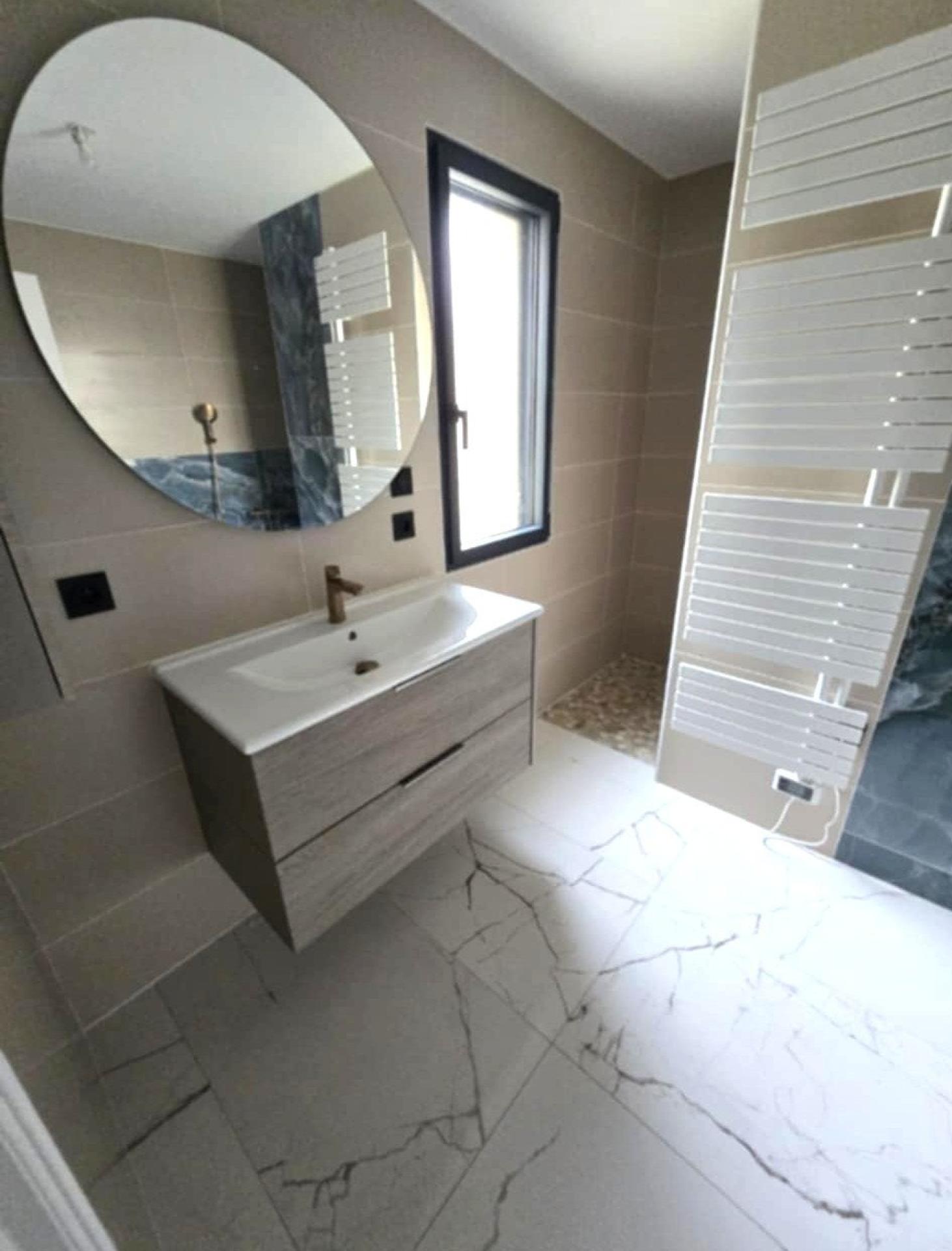 Photo 4 of the listing.