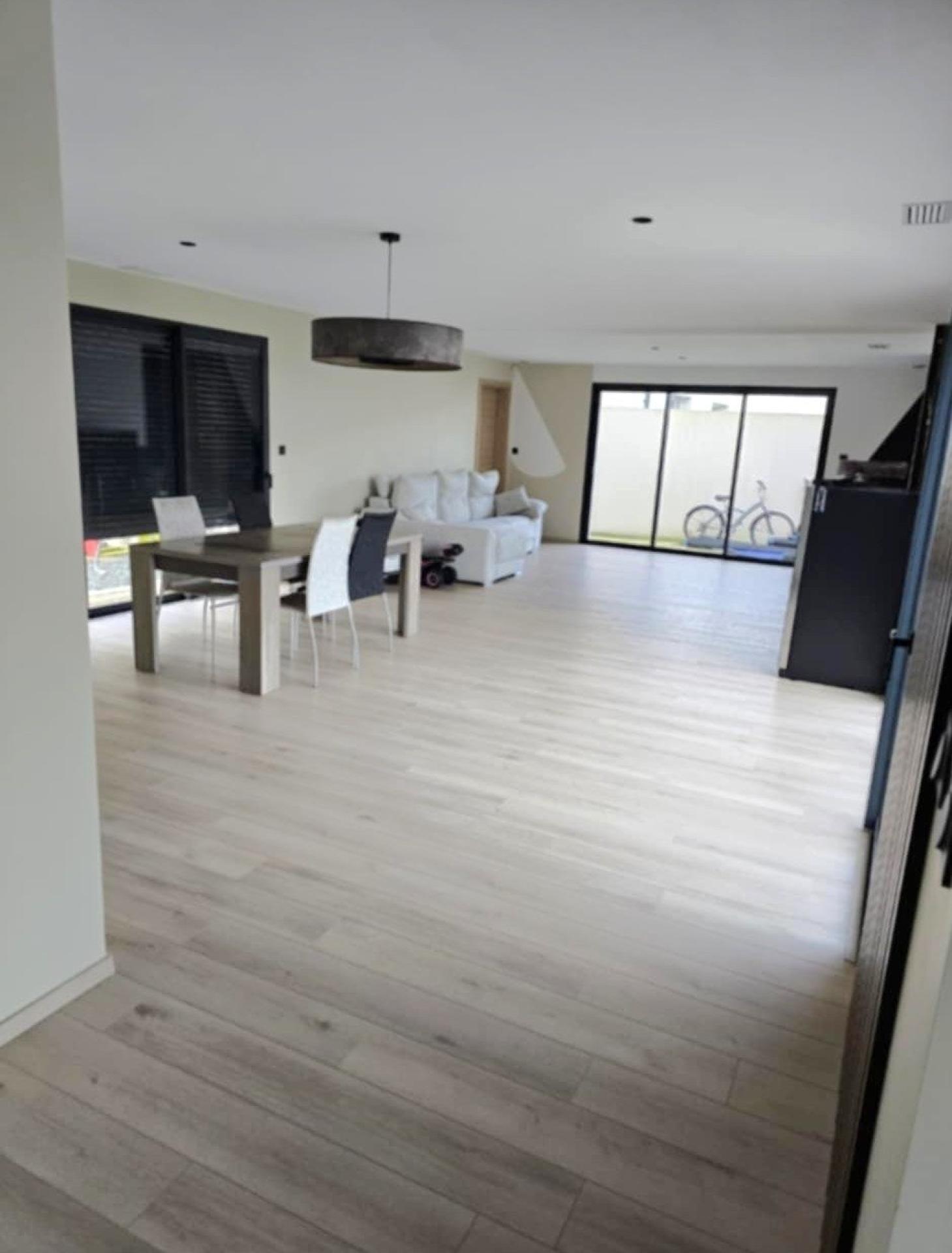 Photo 6 of the listing.