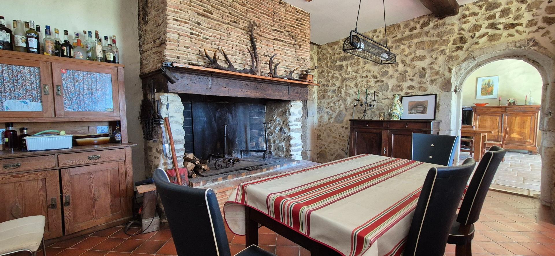 Photo 8 of the listing.