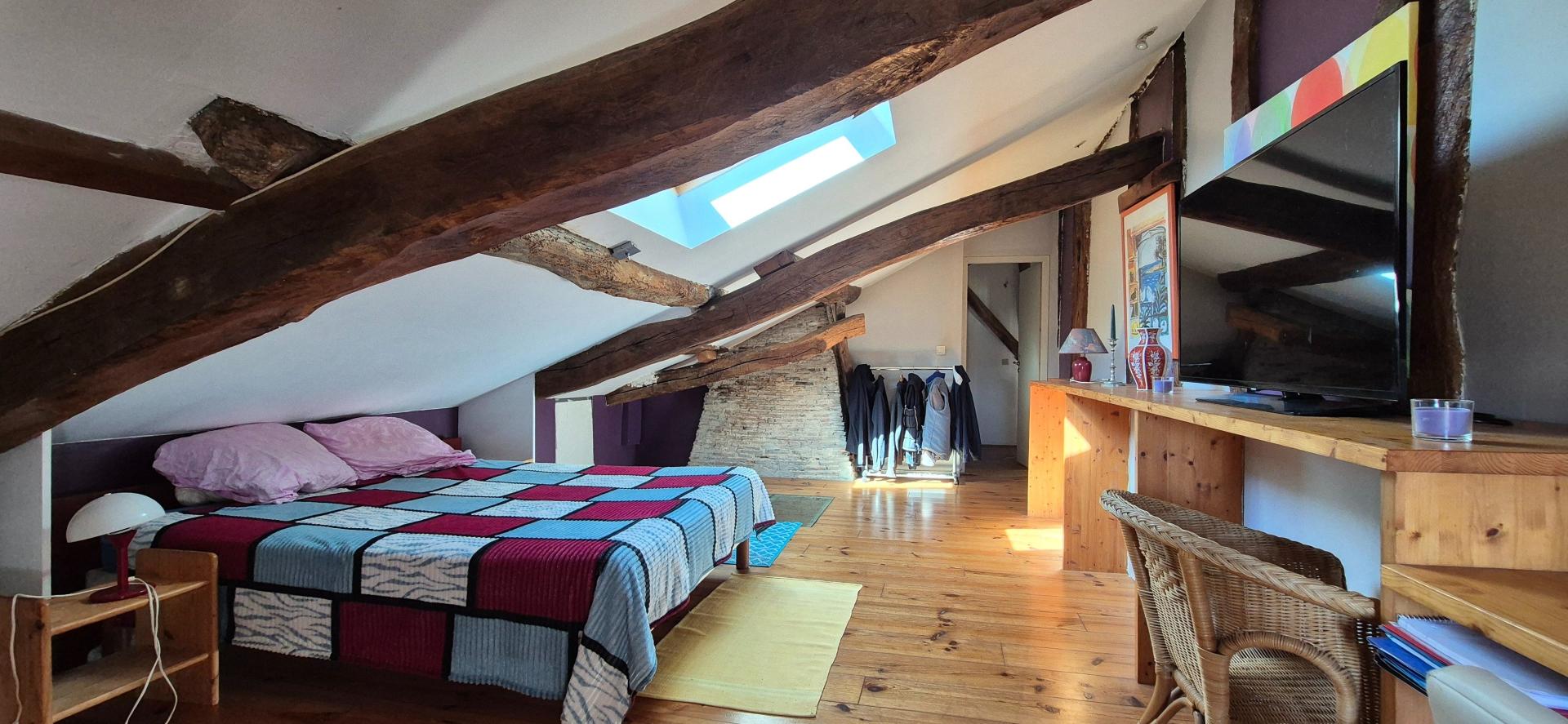 Photo 14 of the listing.