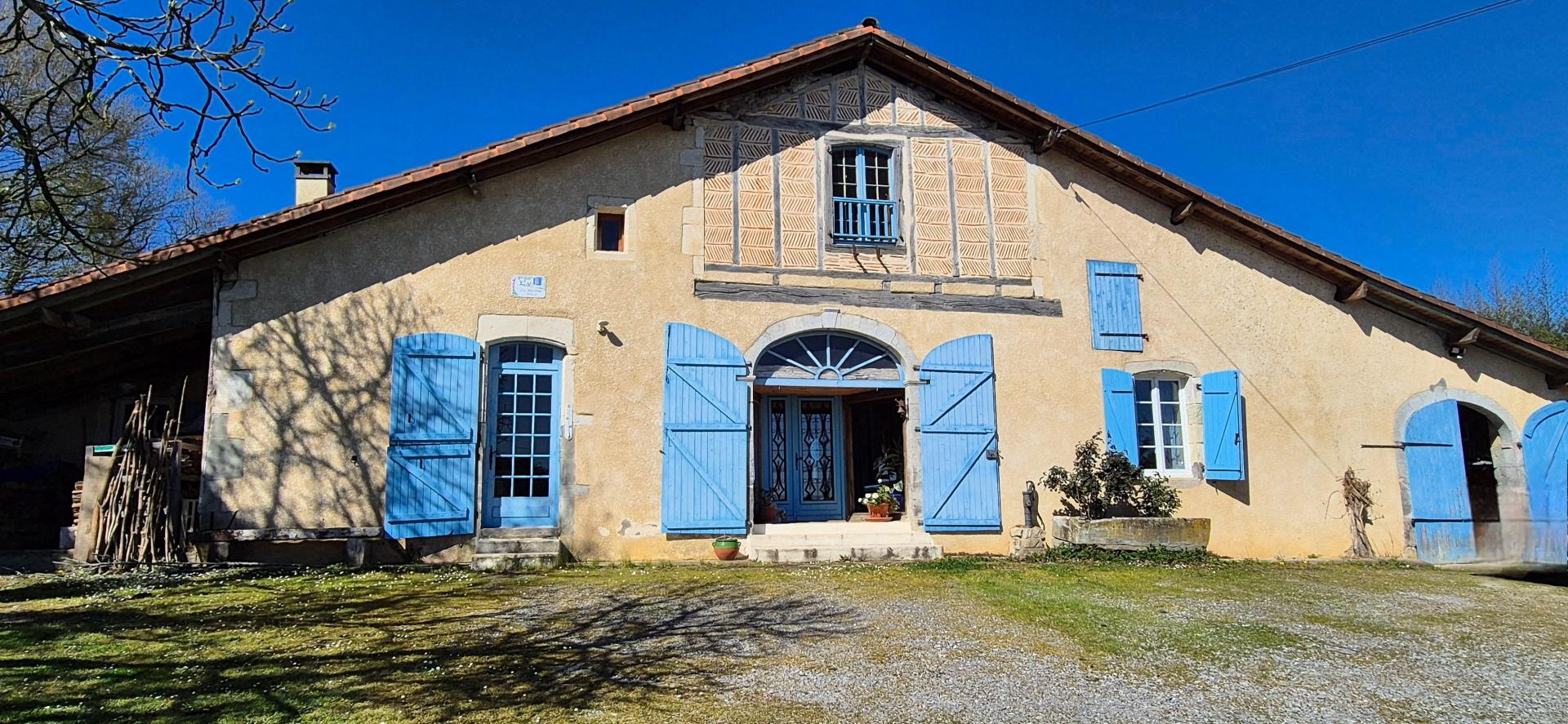 Photo 3 of the listing.