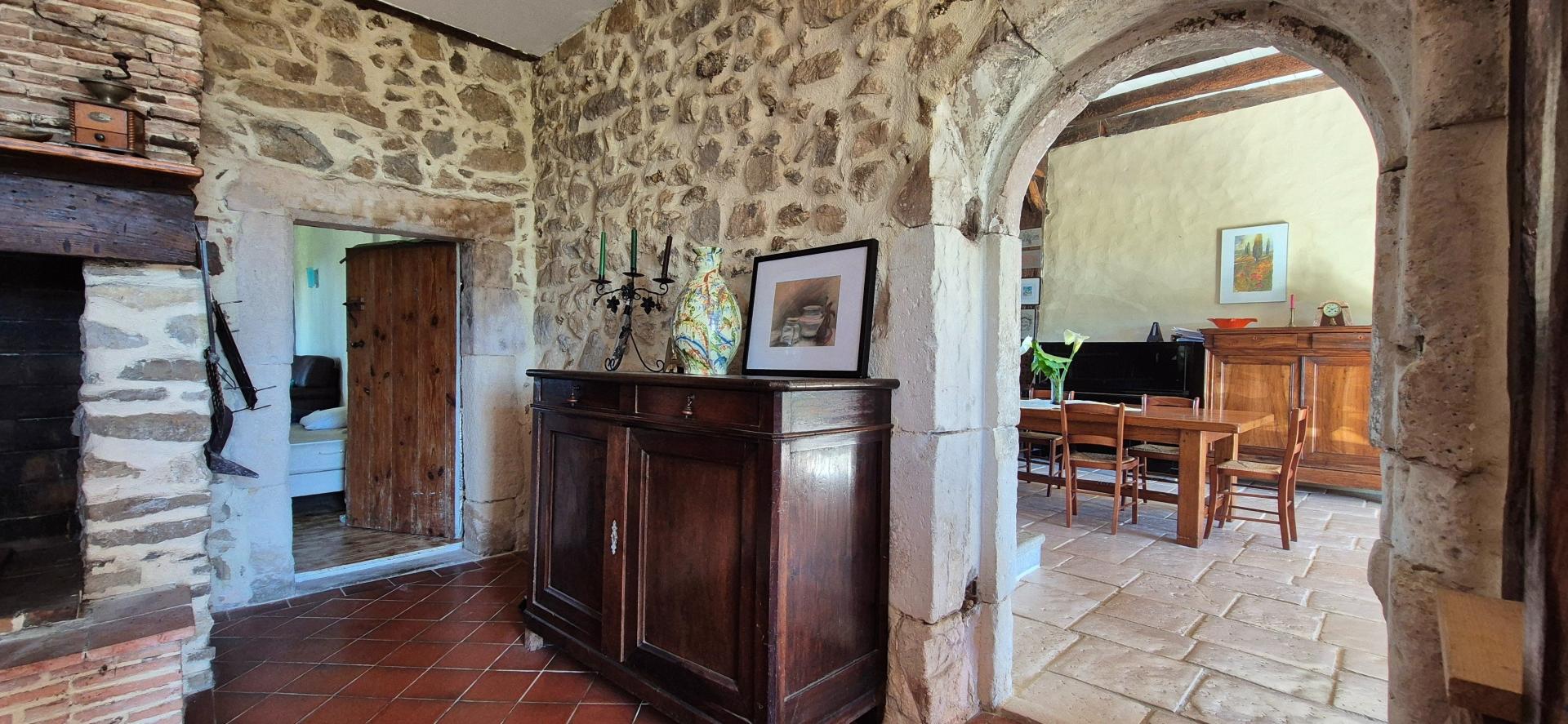 Photo 7 of the listing.