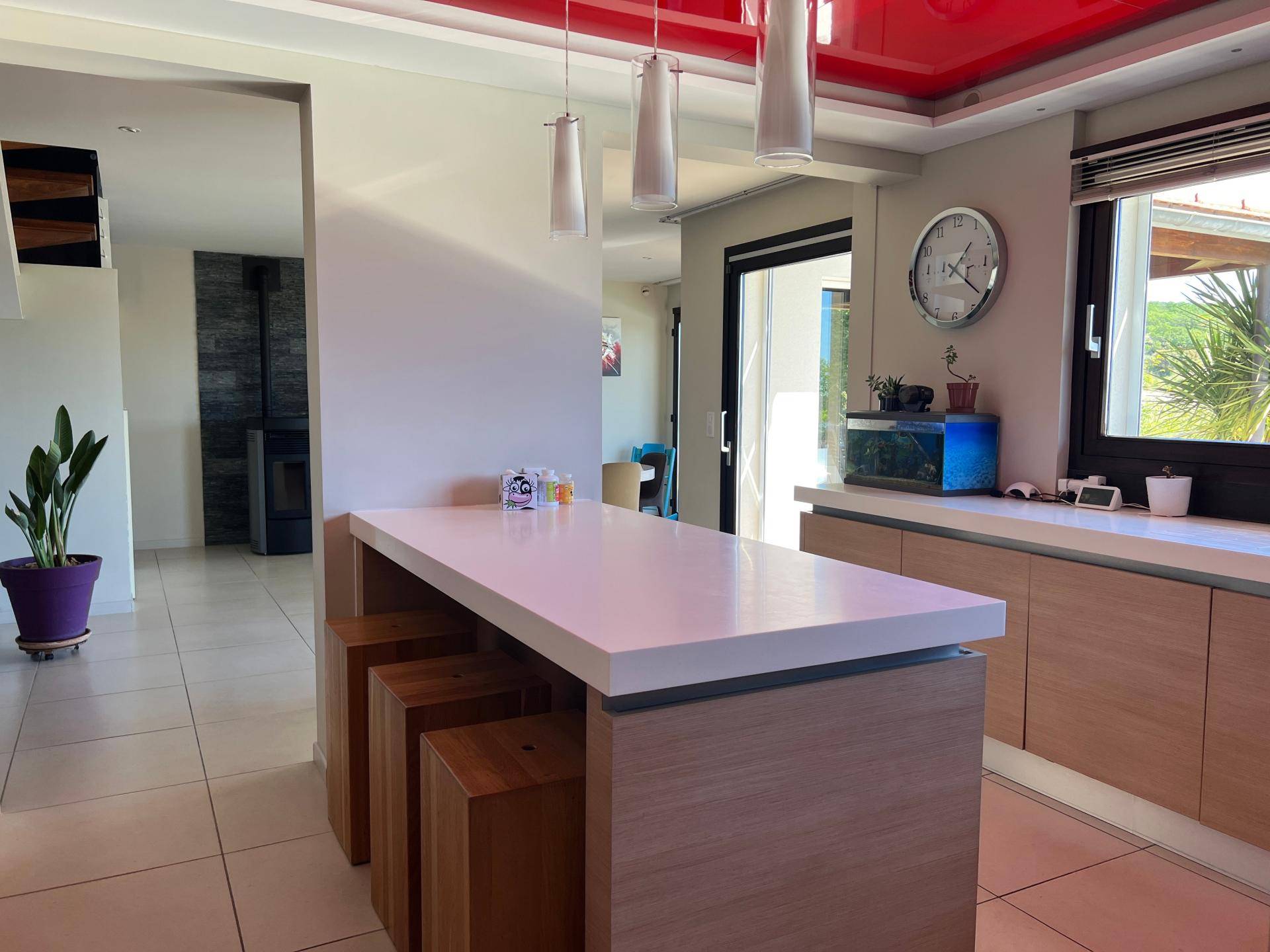 Photo 6 of the listing.