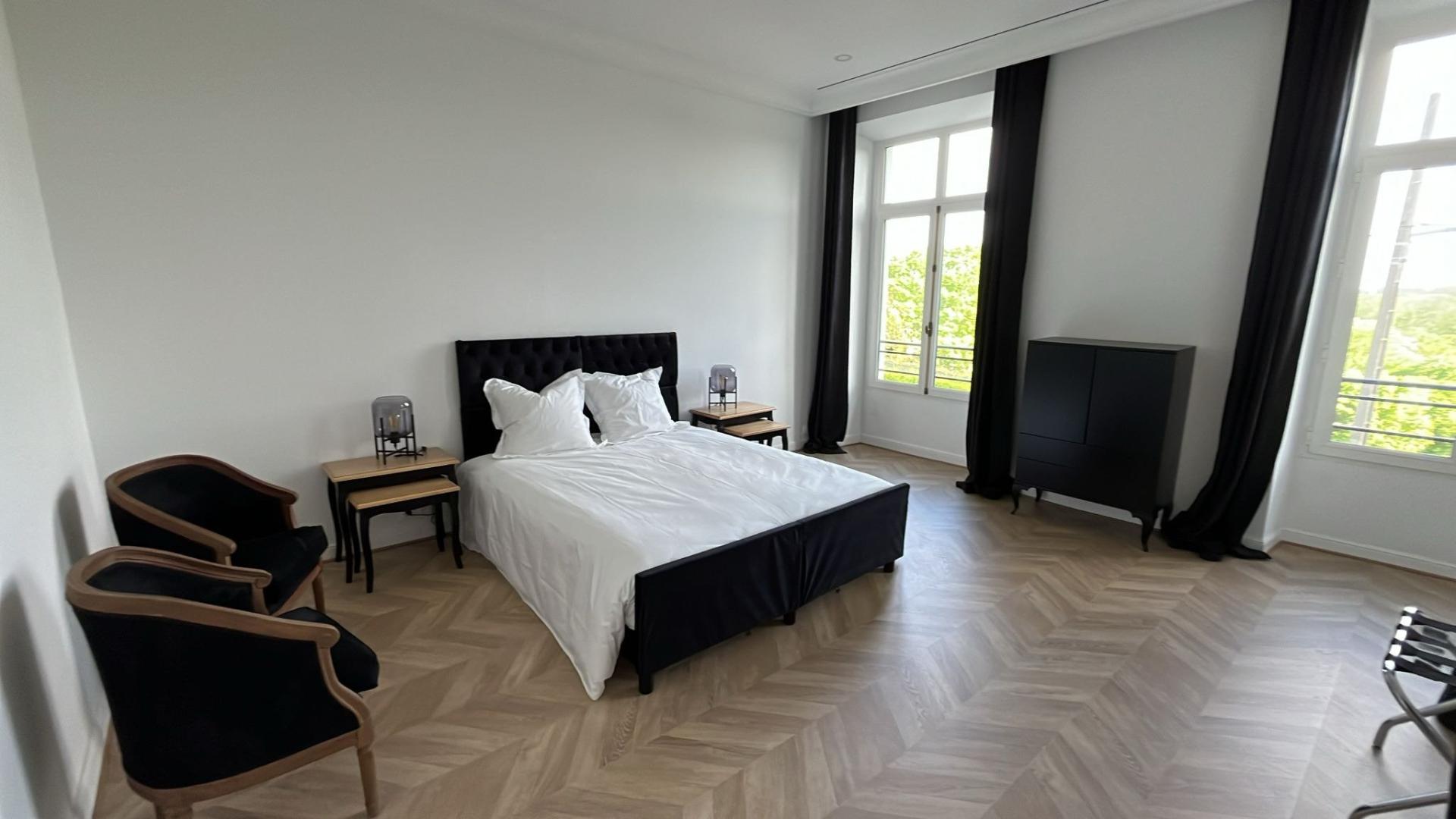 Photo 13 of the listing.