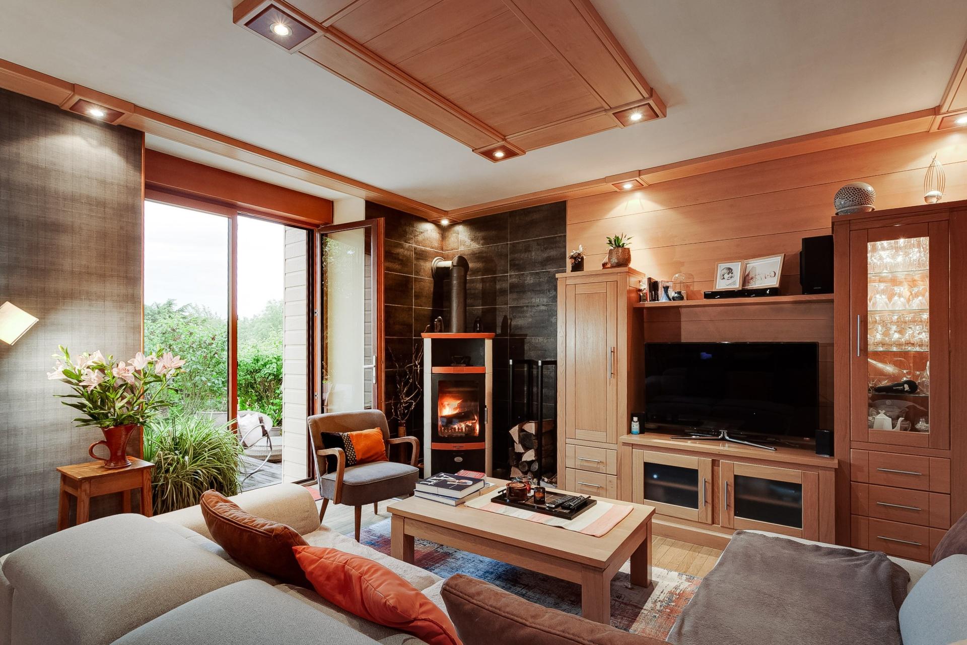 Photo 3 of the listing.