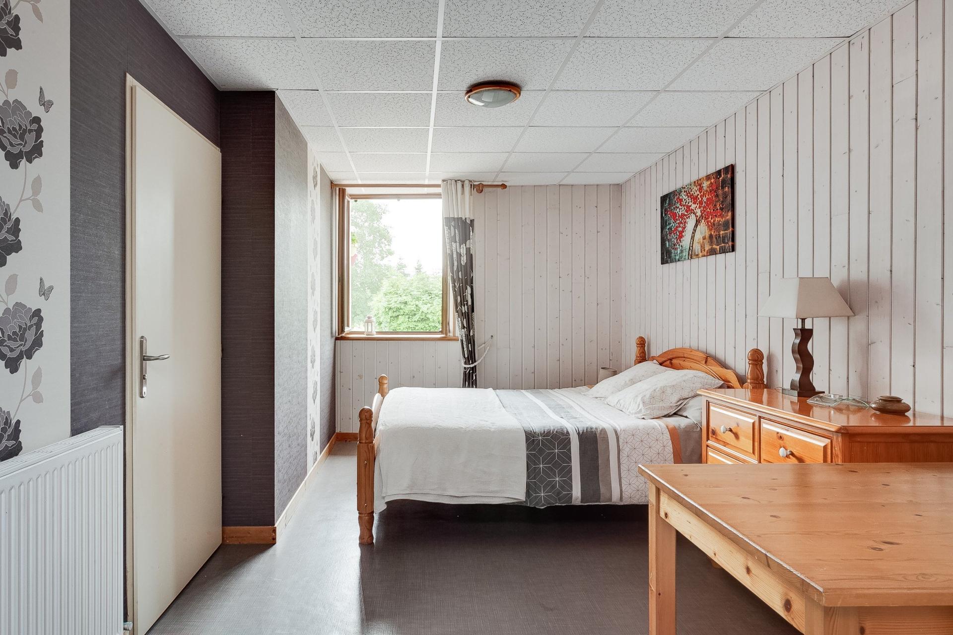 Photo 11 of the listing.