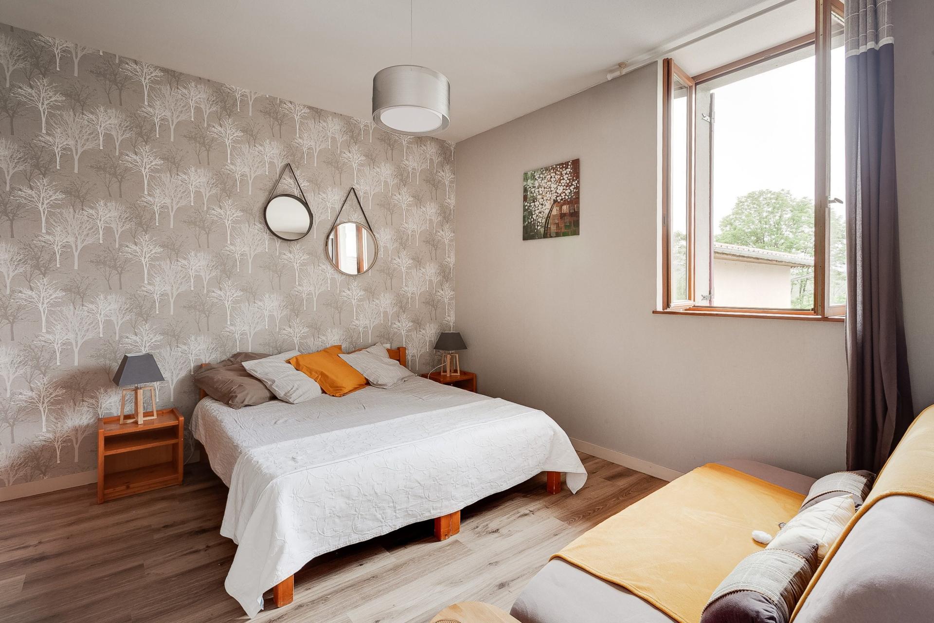 Photo 14 of the listing.