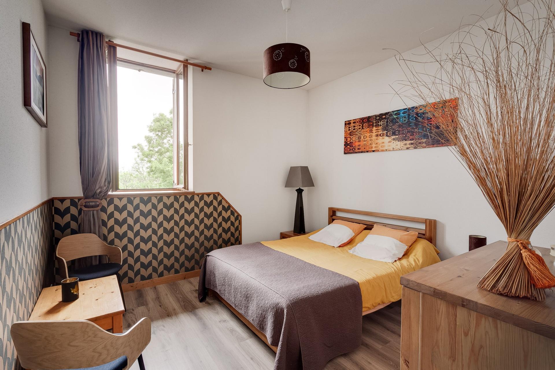 Photo 13 of the listing.