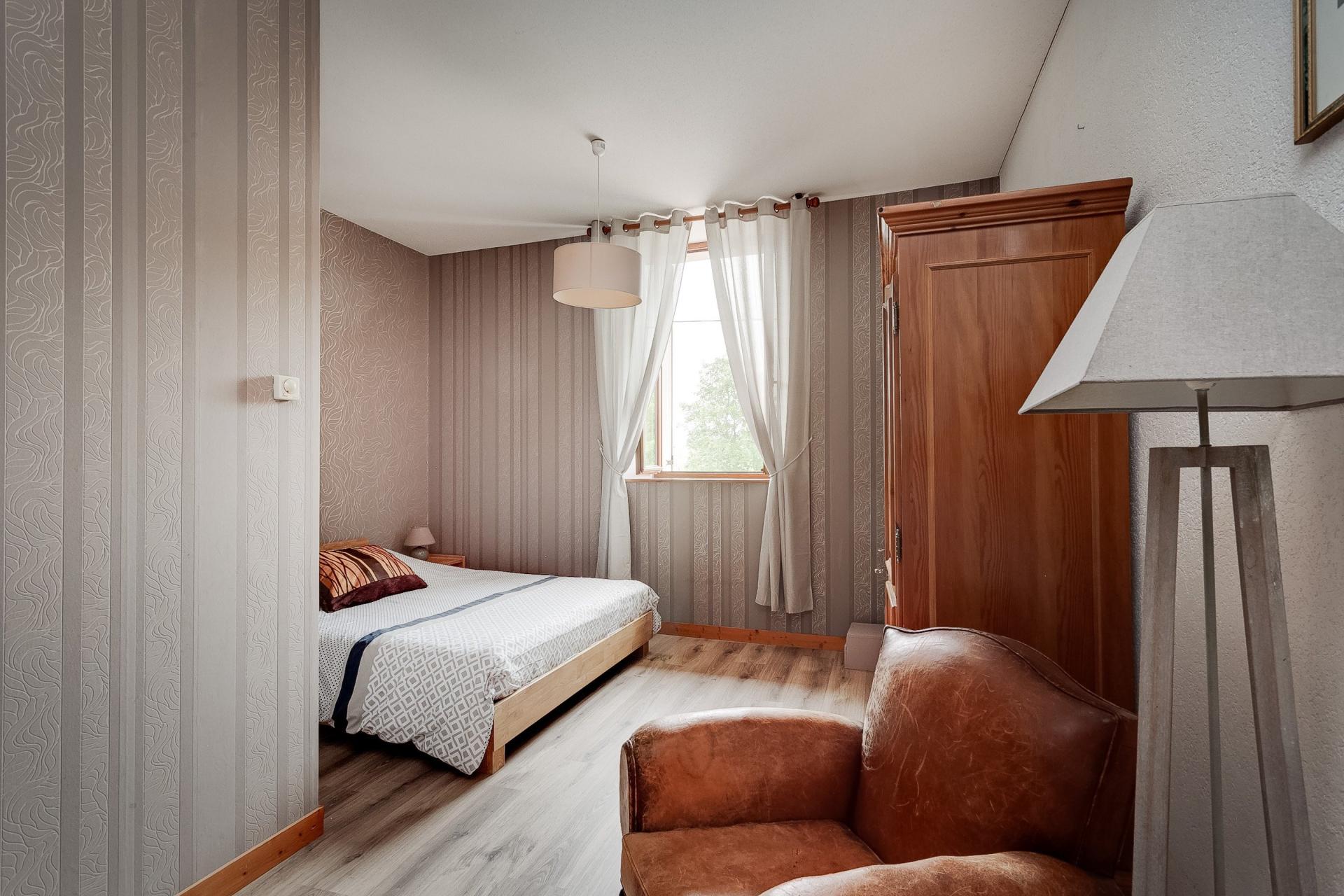 Photo 12 of the listing.