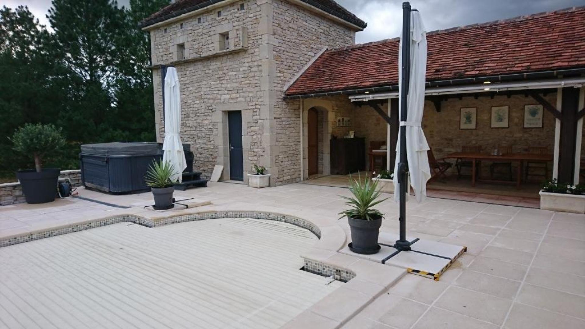 Photo 9 of the listing.