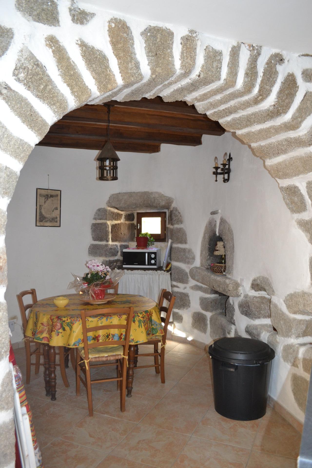 Photo 9 of the listing.