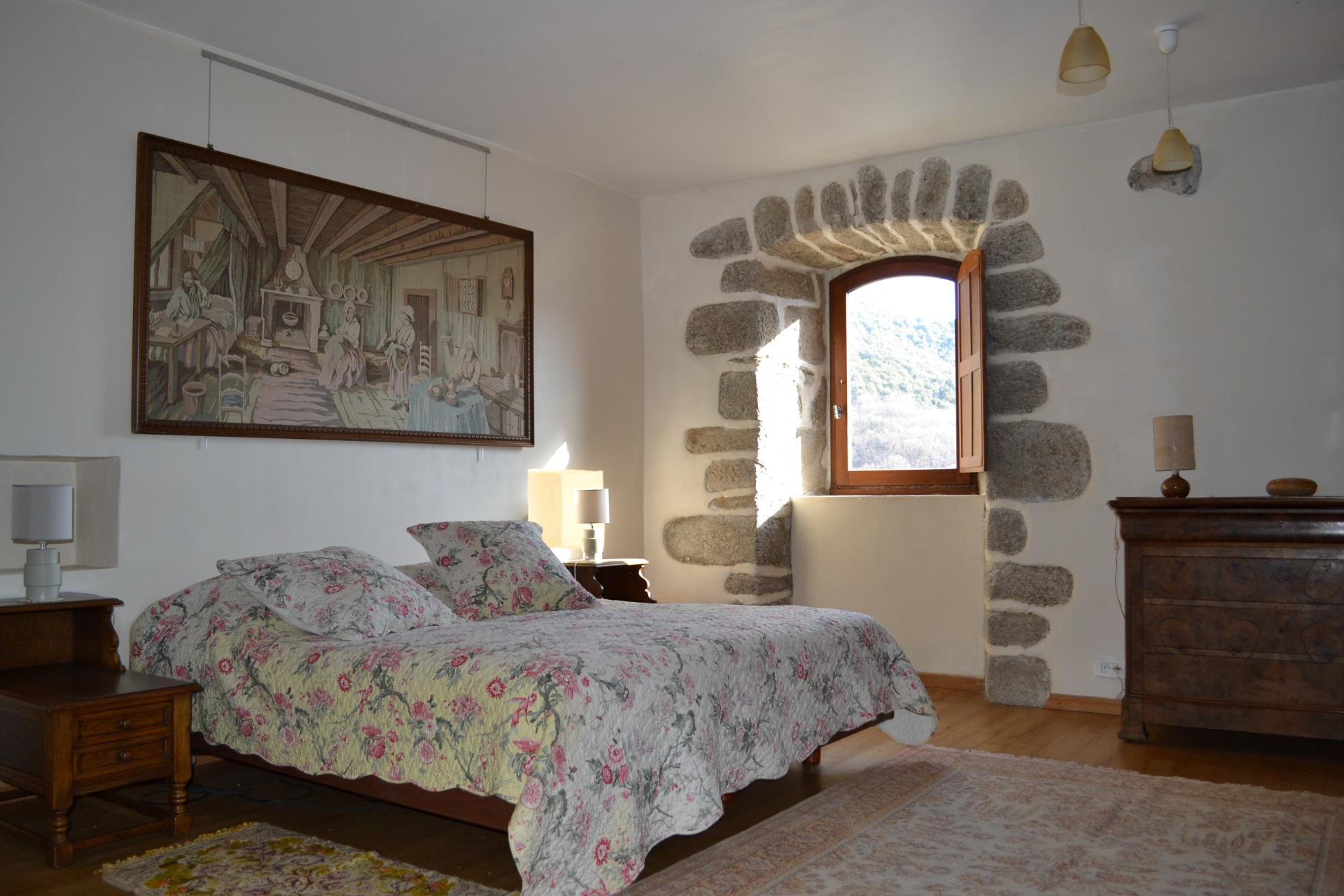 Photo 13 of the listing.