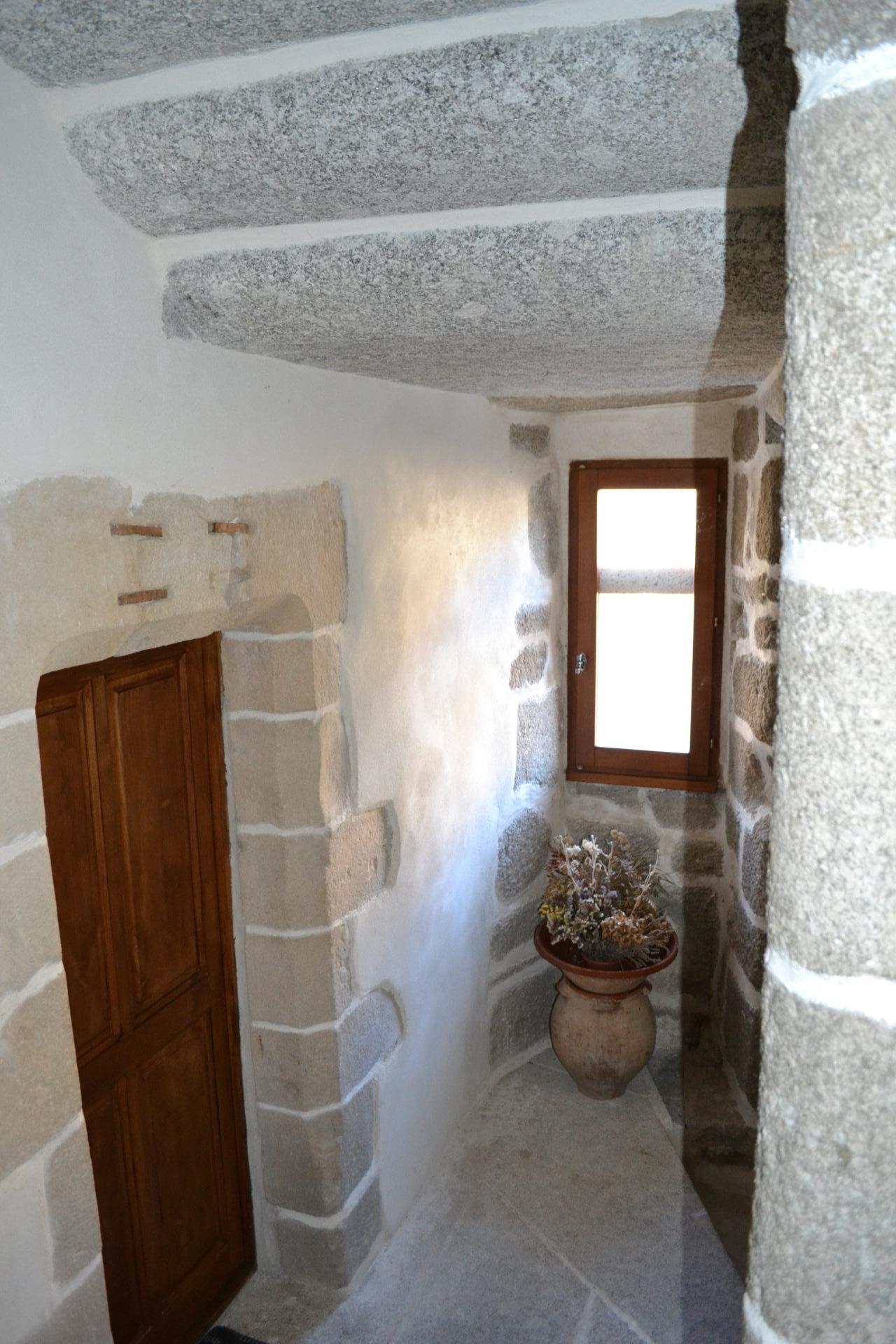 Photo 10 of the listing.