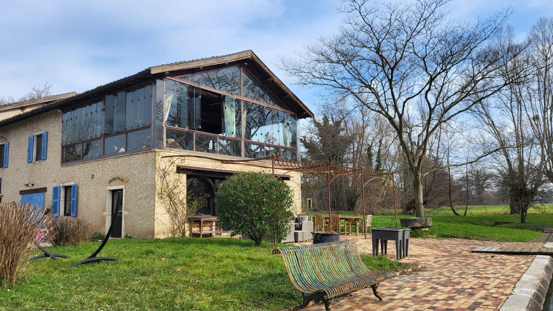 Photo 4 of the listing.