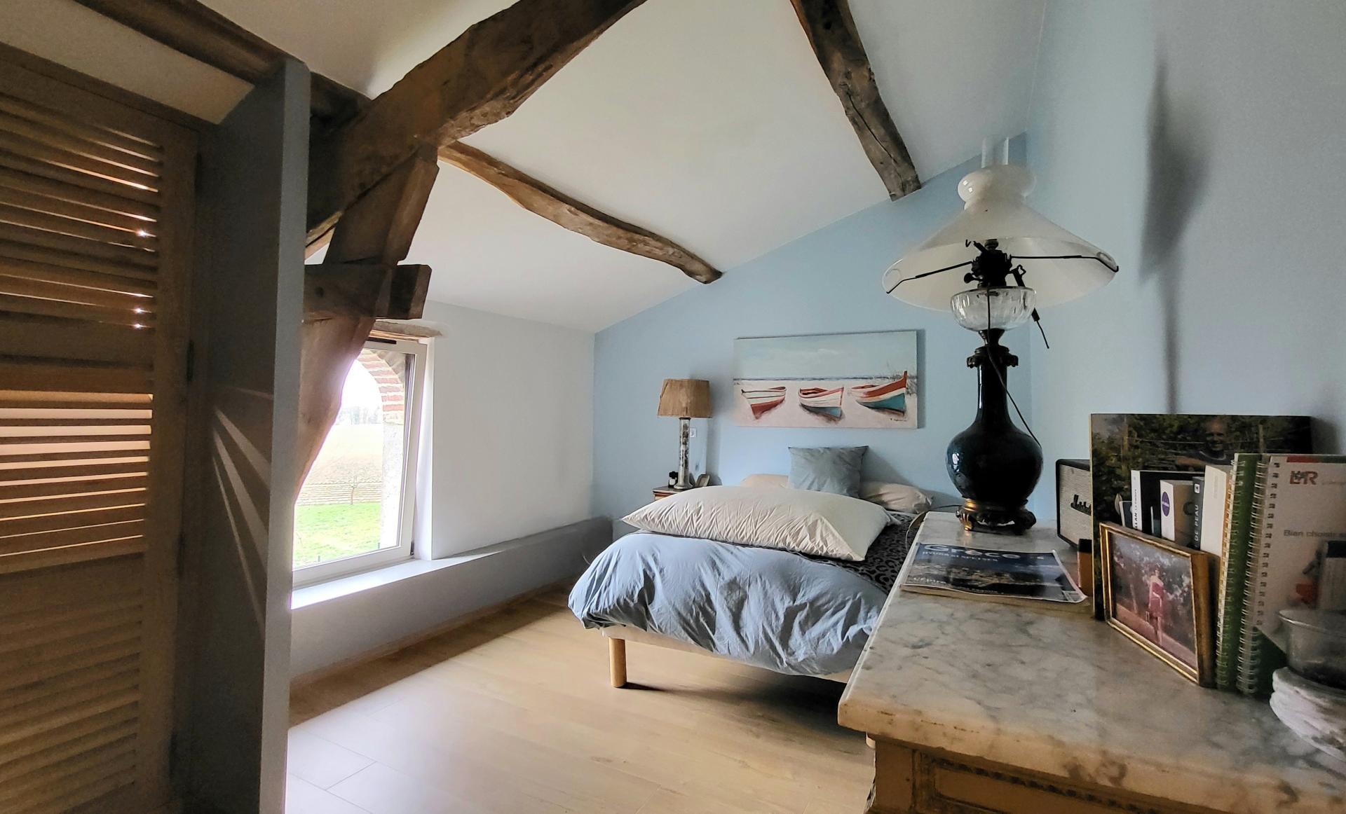 Photo 9 of the listing.