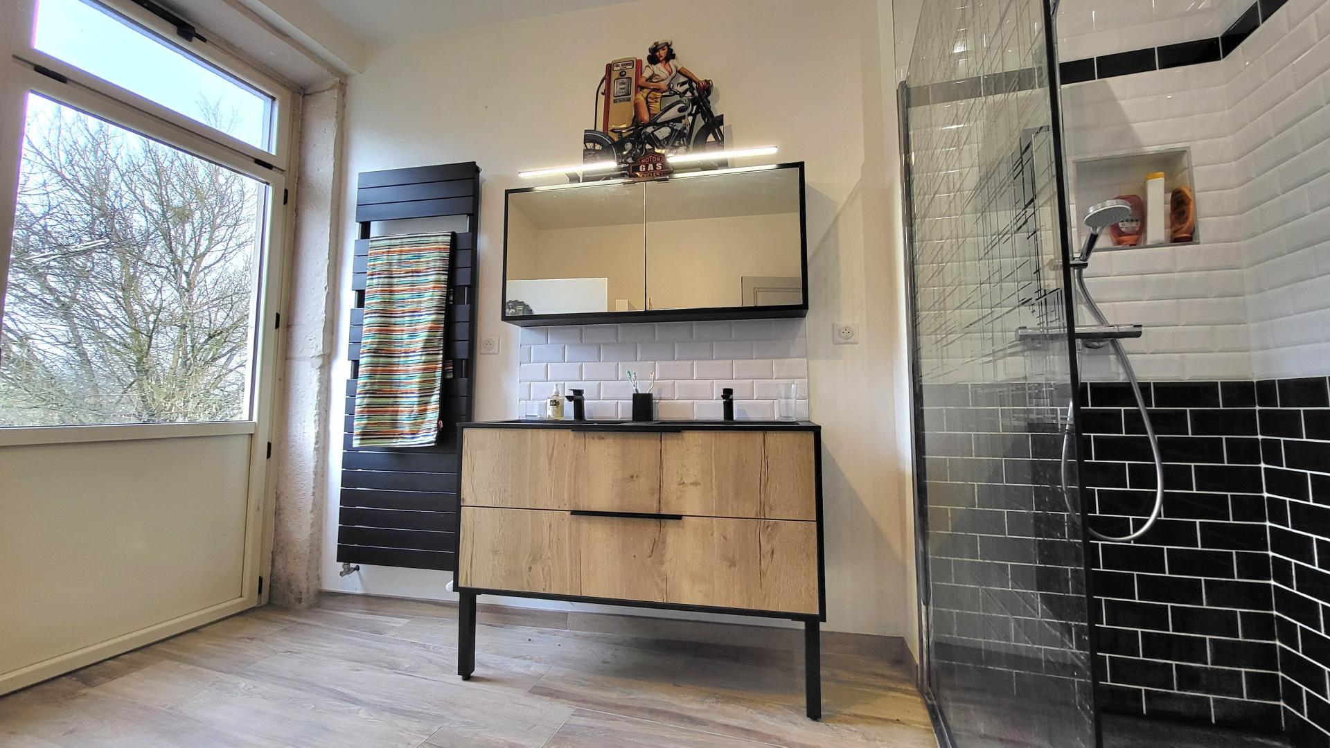 Photo 11 of the listing.