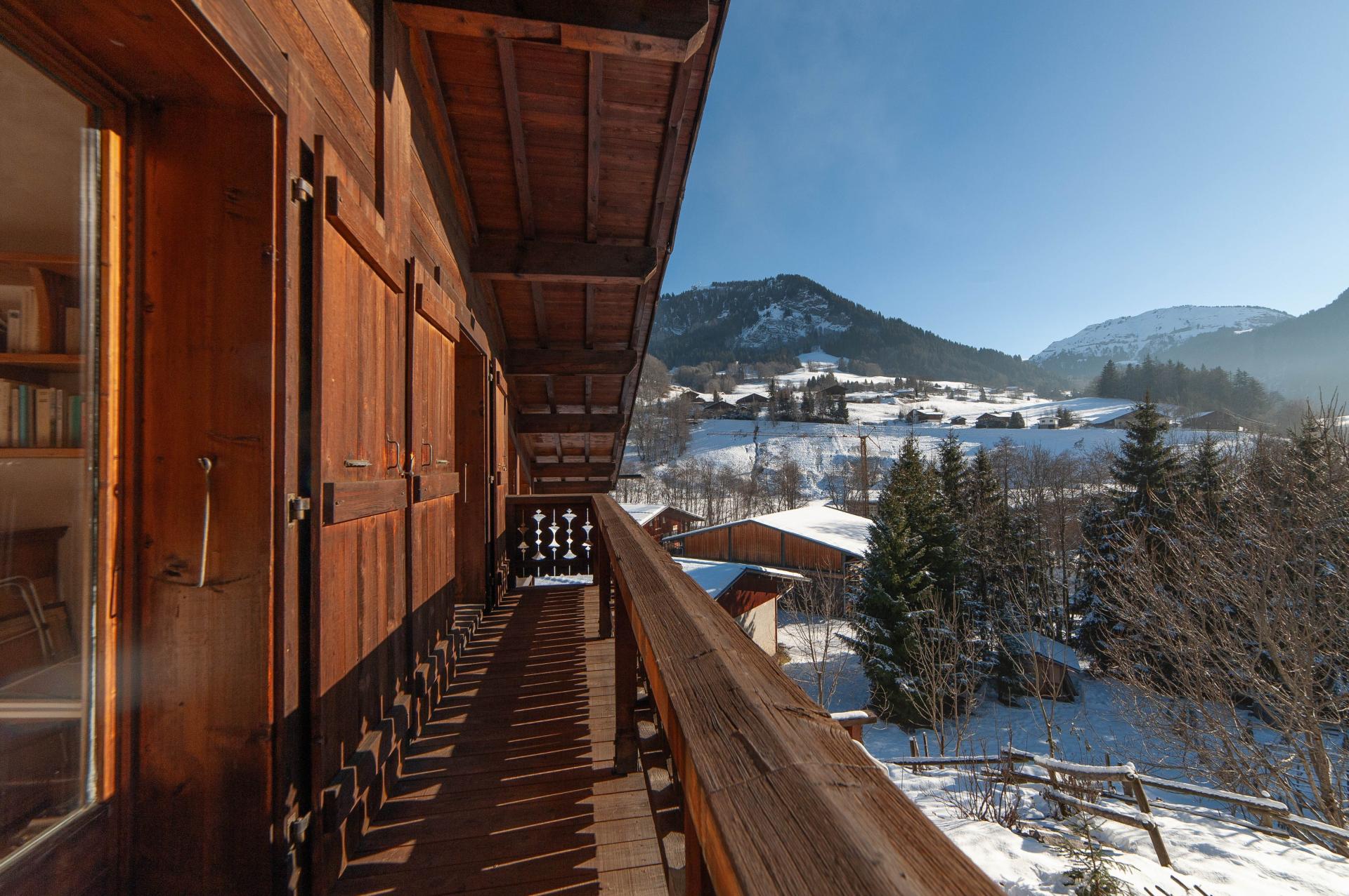 Photo 17 of the listing.