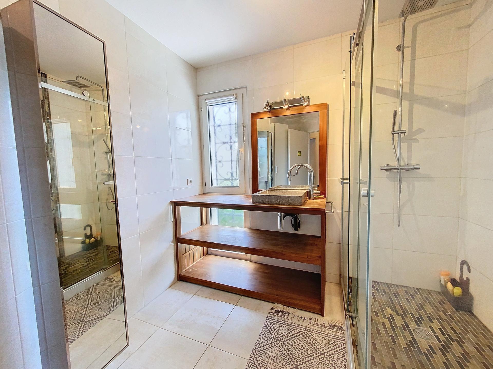 Photo 15 de l'annonce.