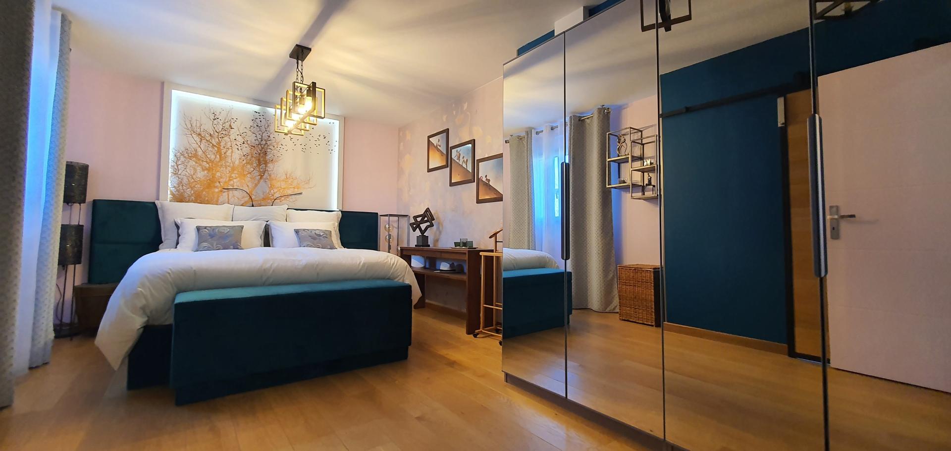 Photo 5 of the listing.