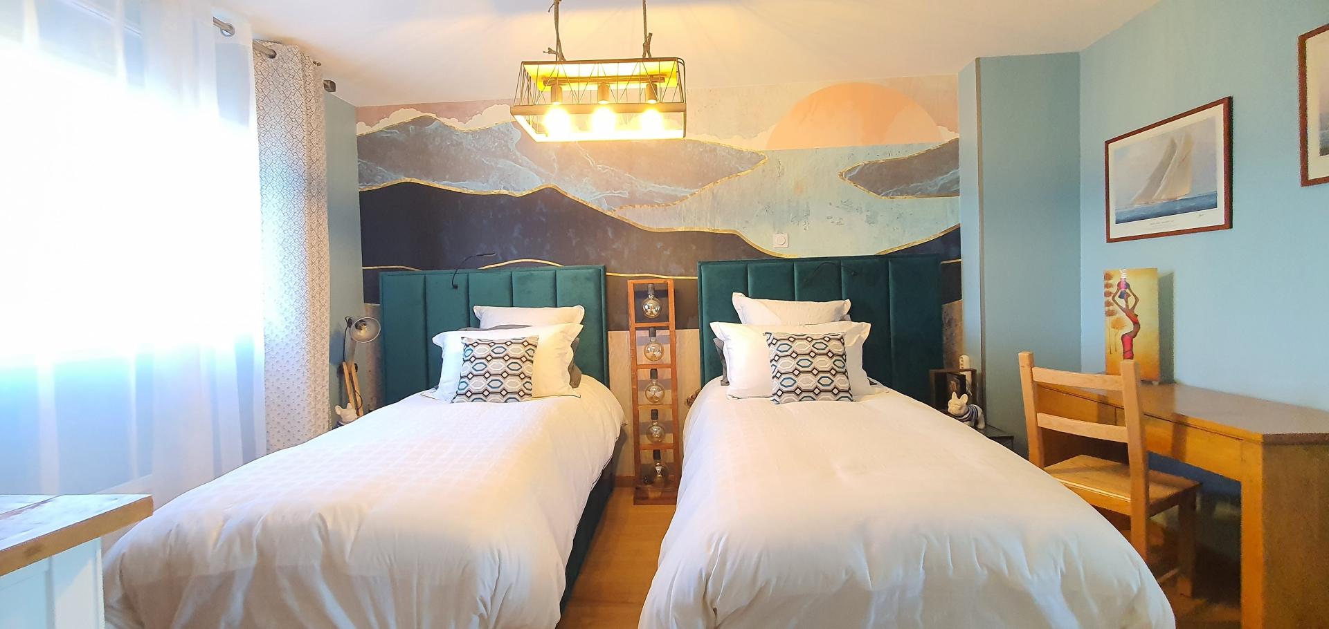 Photo 6 of the listing.