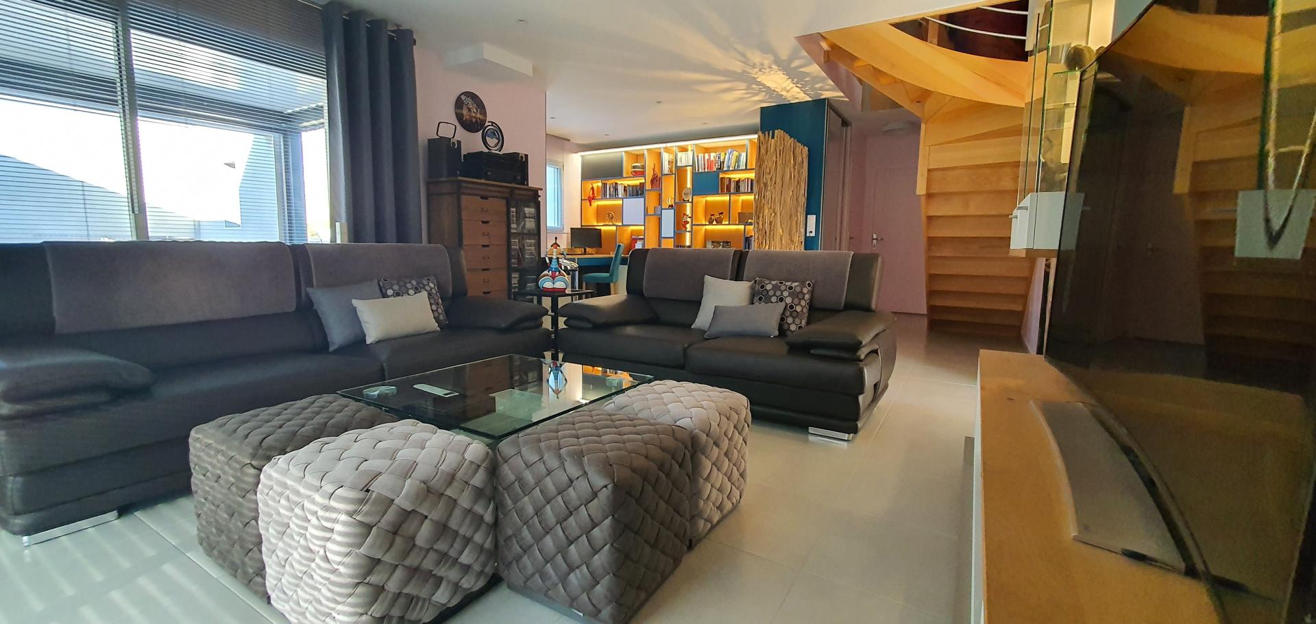 Photo 3 of the listing.