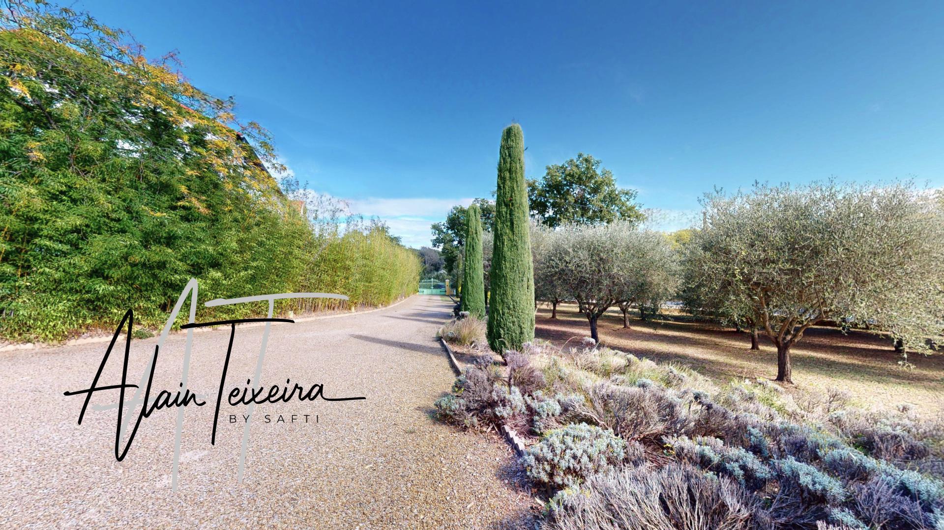 Photo 4 of the listing.