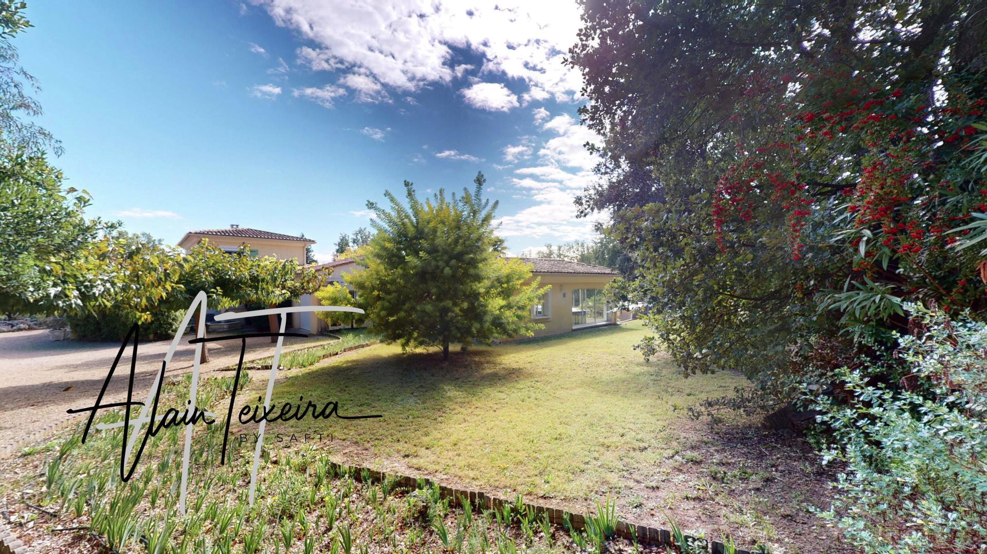 Photo 5 of the listing.