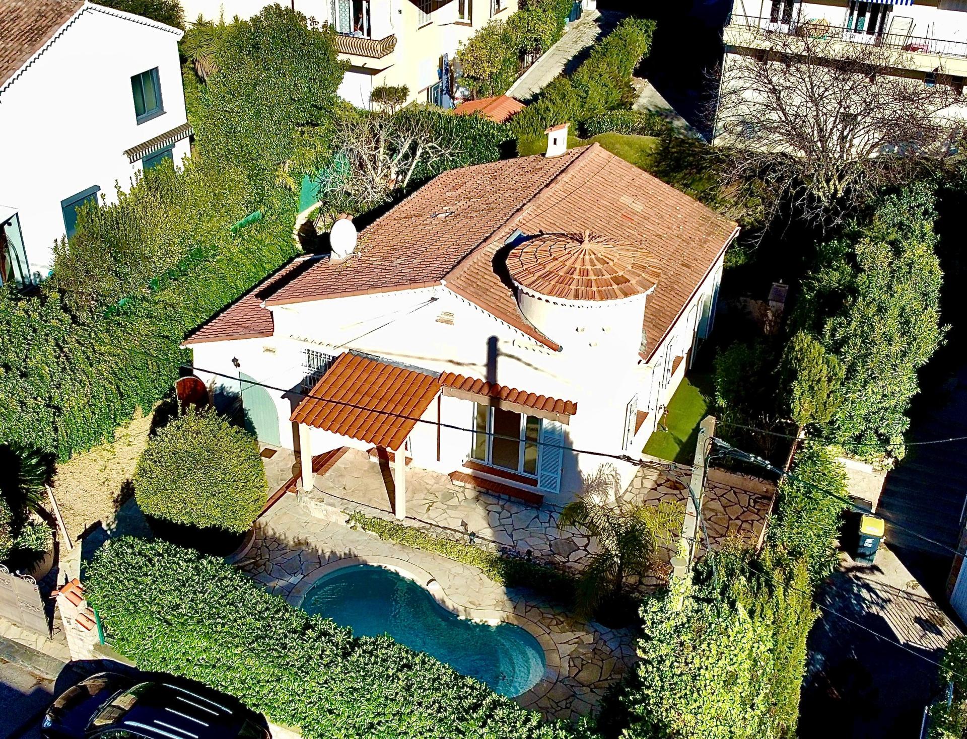 Photo 4 of the listing.