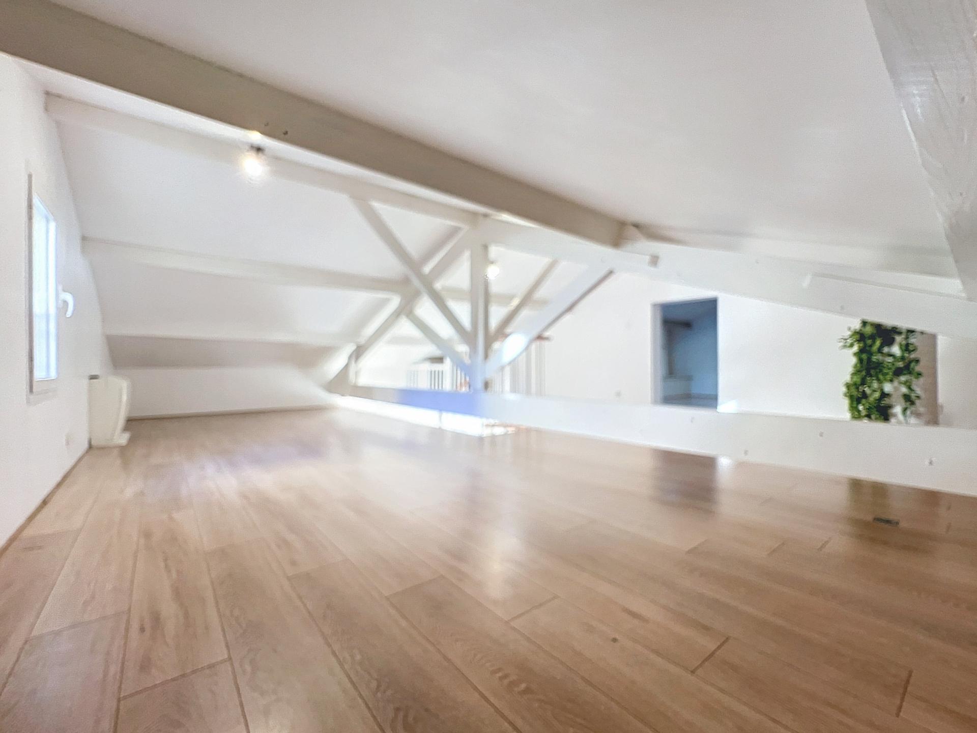 Photo 14 of the listing.