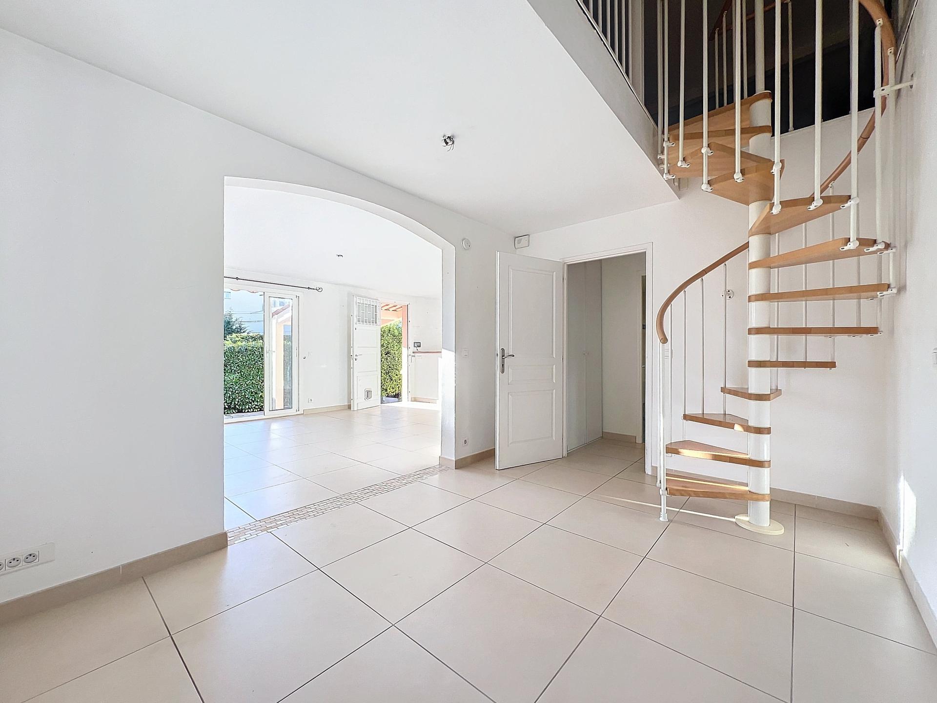 Photo 12 of the listing.