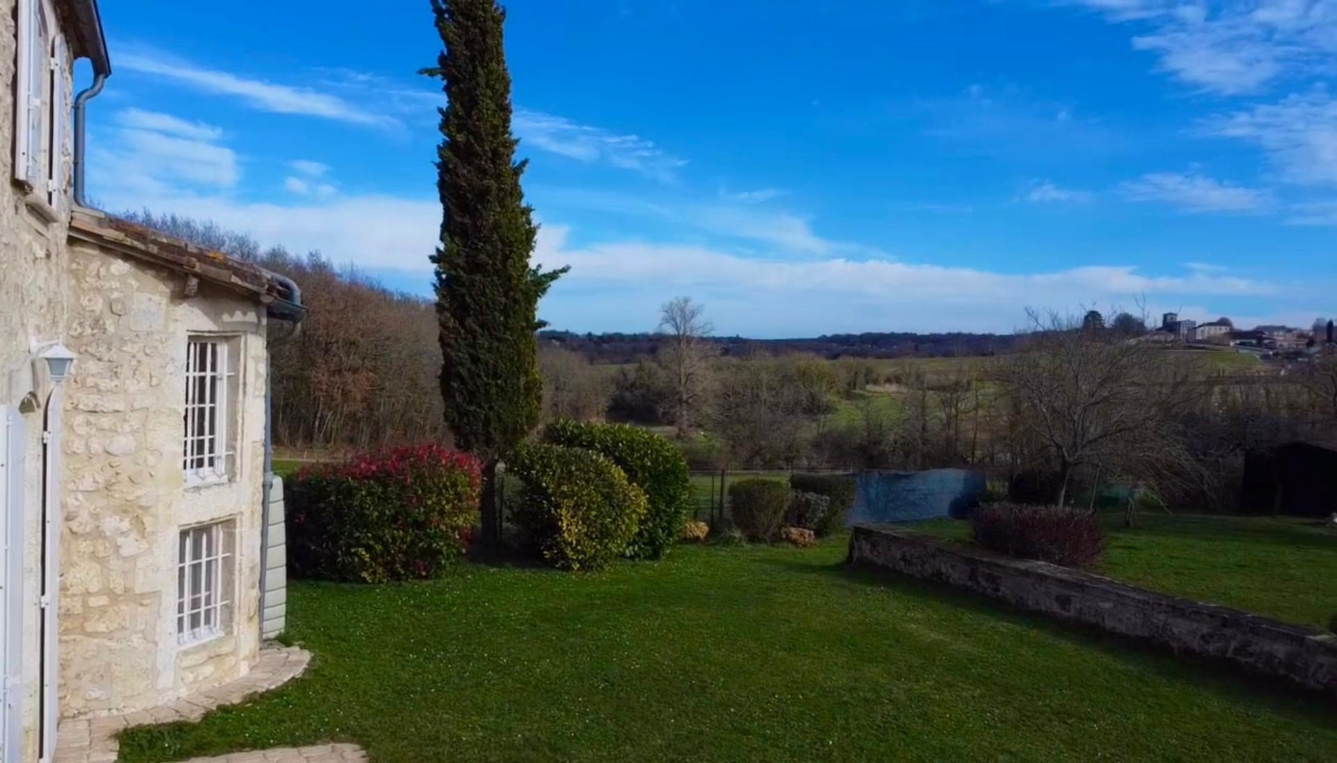 Photo 3 of the listing.