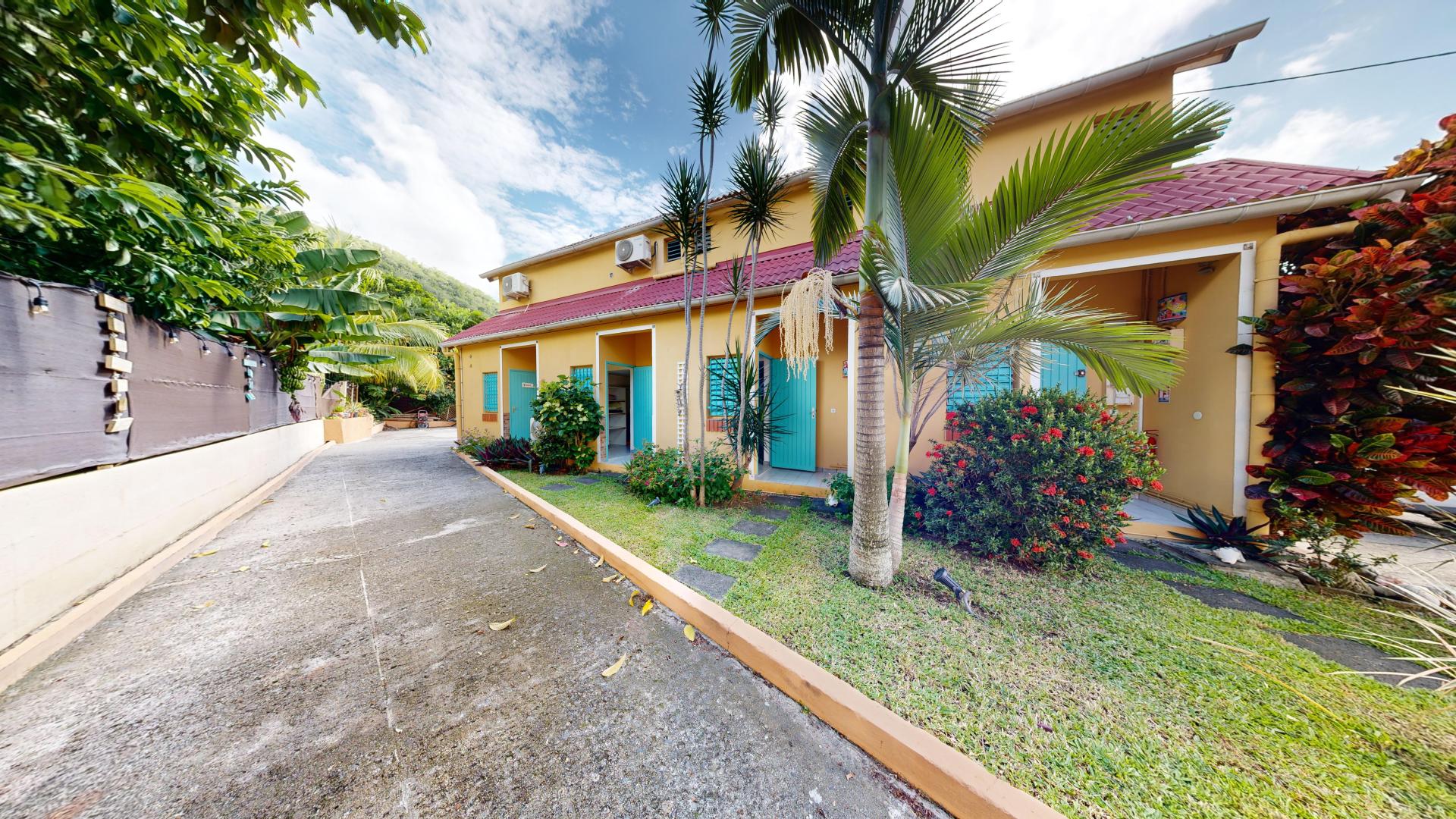 Photo 5 of the listing.