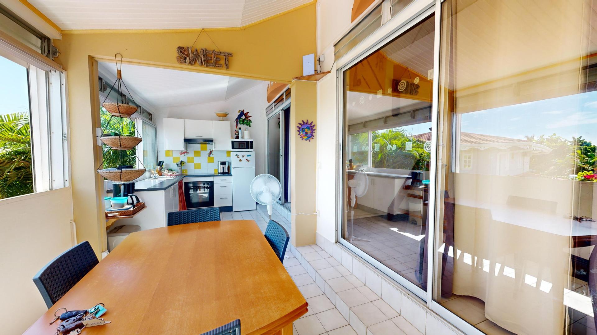 Photo 6 of the listing.