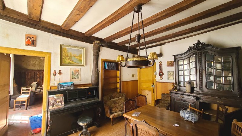 Photo 11 of the listing.