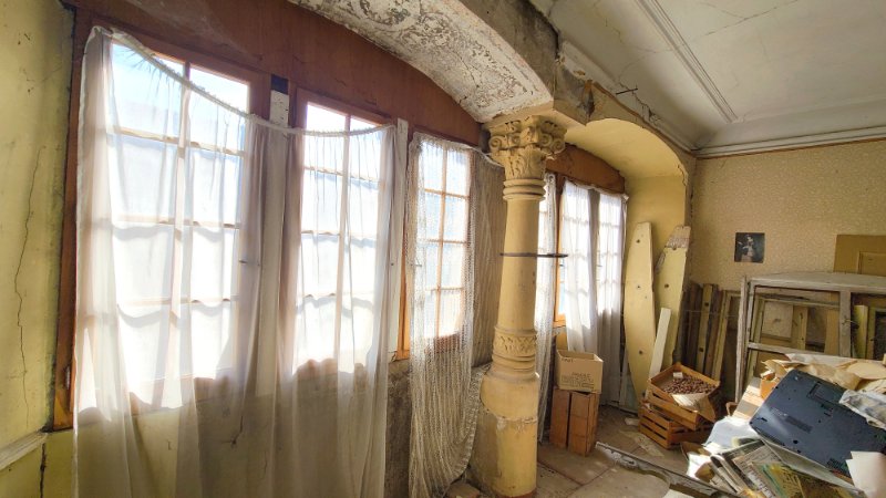 Photo 3 of the listing.