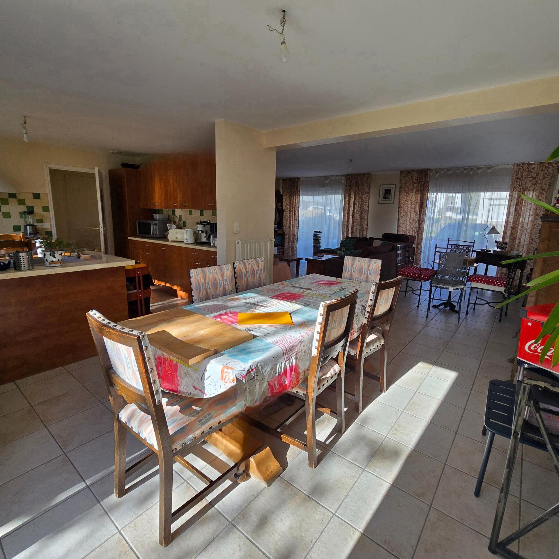 Photo 6 of the listing.