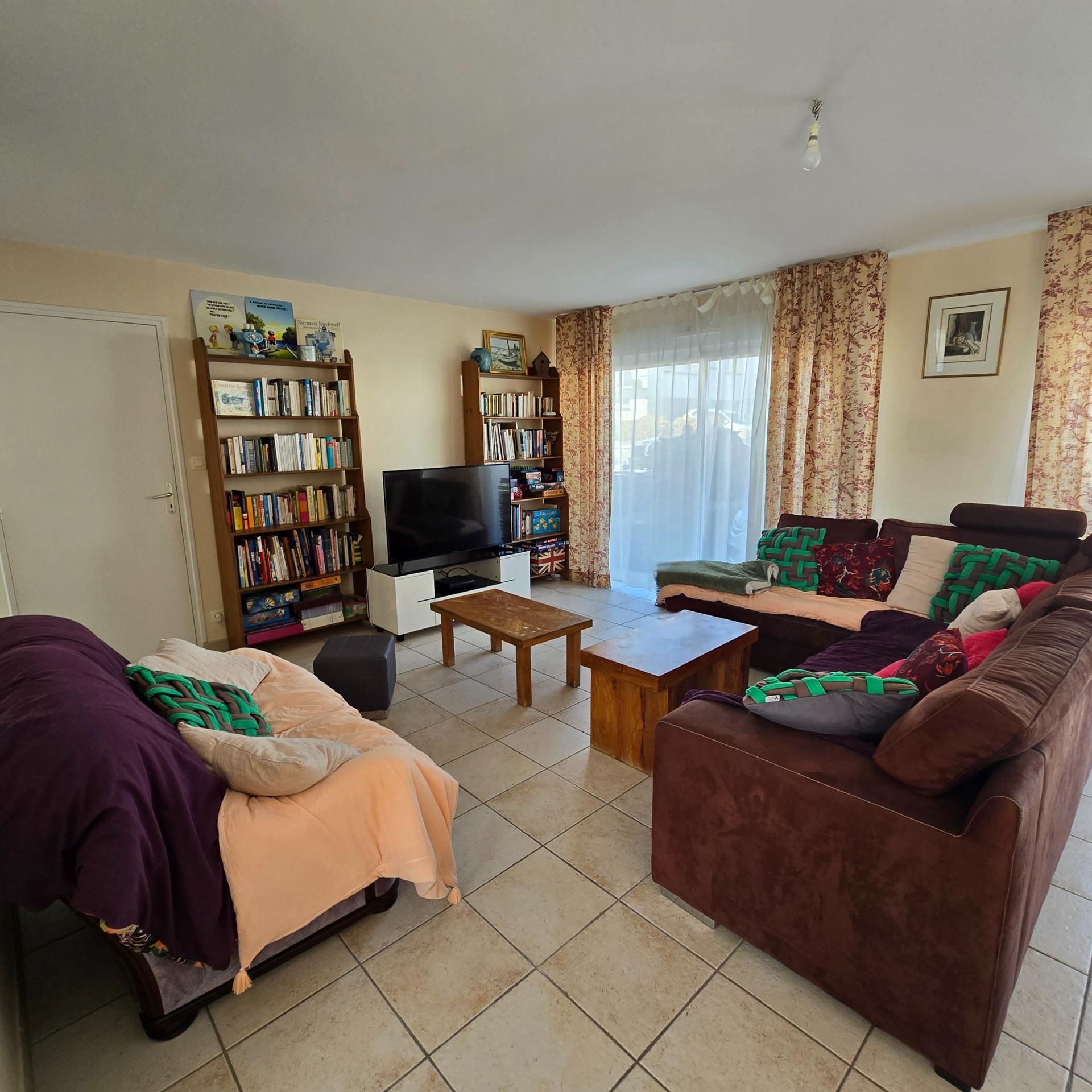 Photo 5 of the listing.