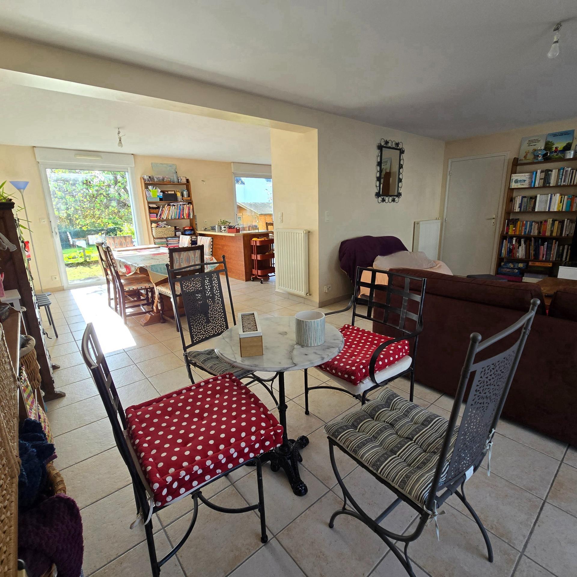 Photo 2 of the listing.