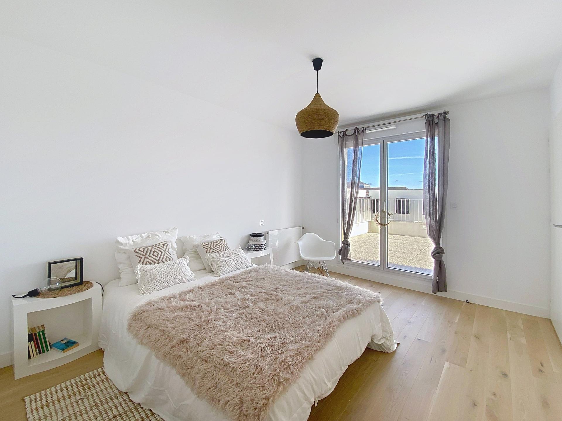 Photo 6 of the listing.