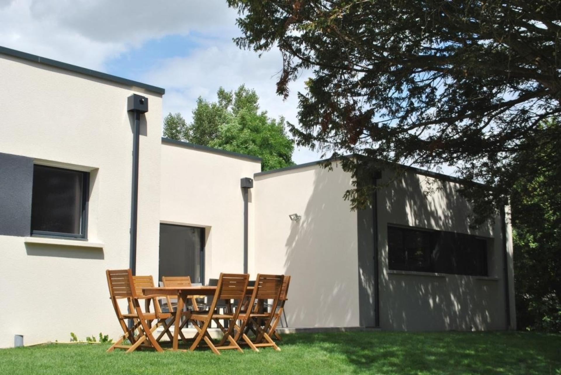 Photo 12 of the listing.