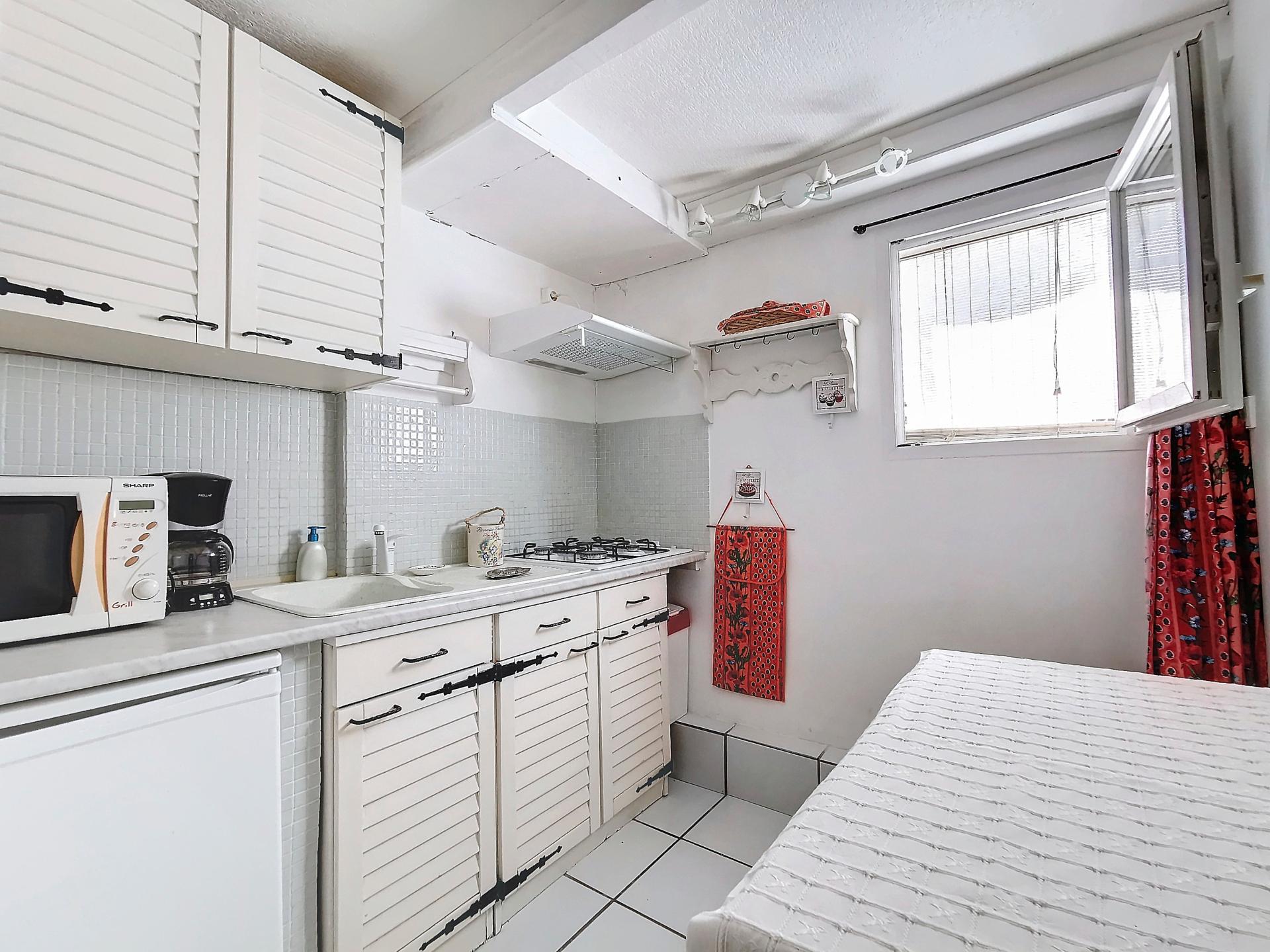 Photo 10 of the listing.