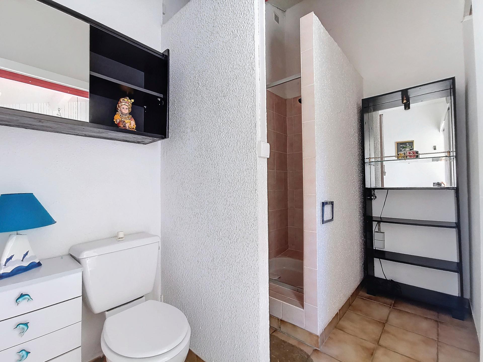 Photo 13 of the listing.