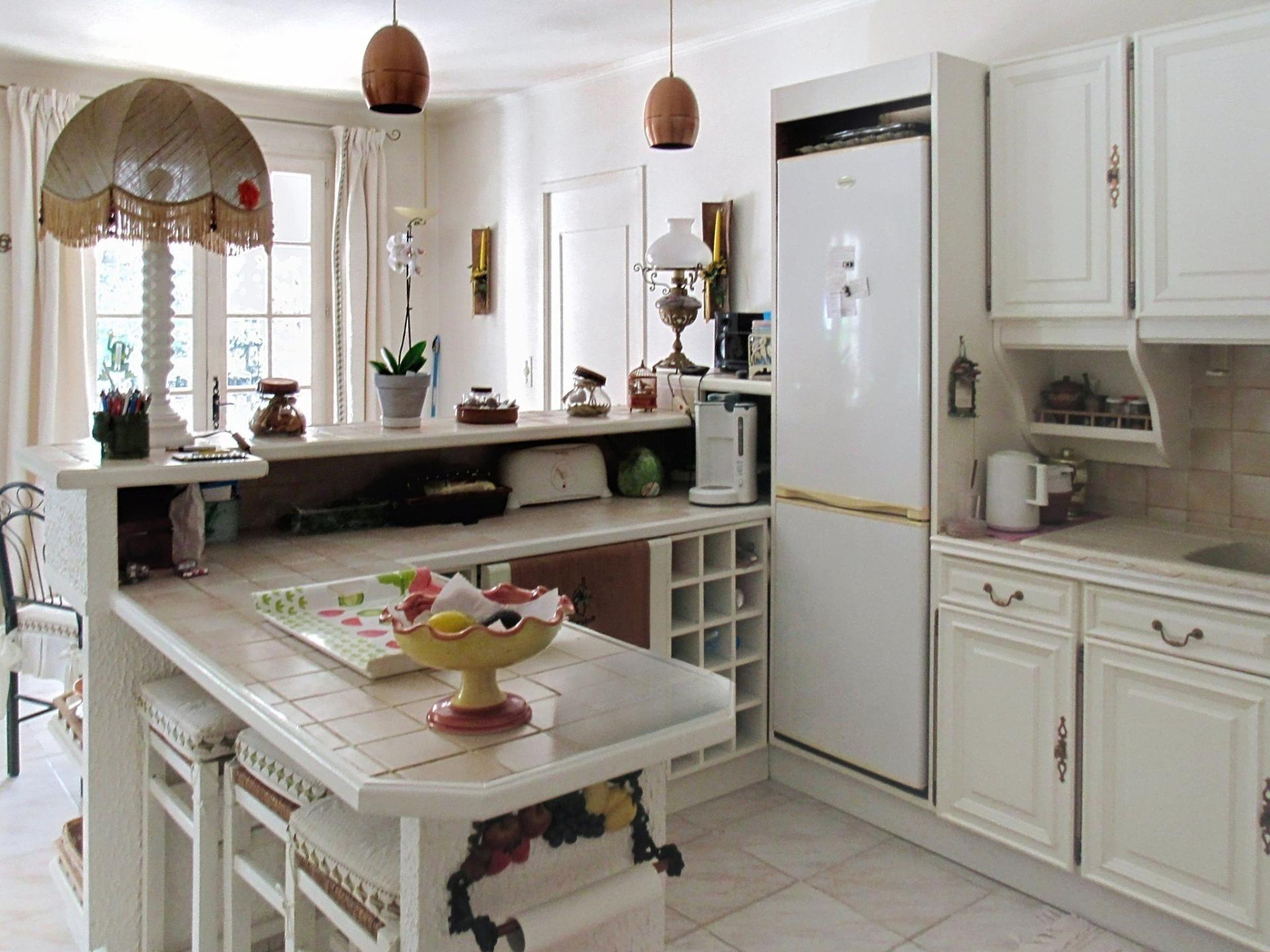 Photo 5 of the listing.