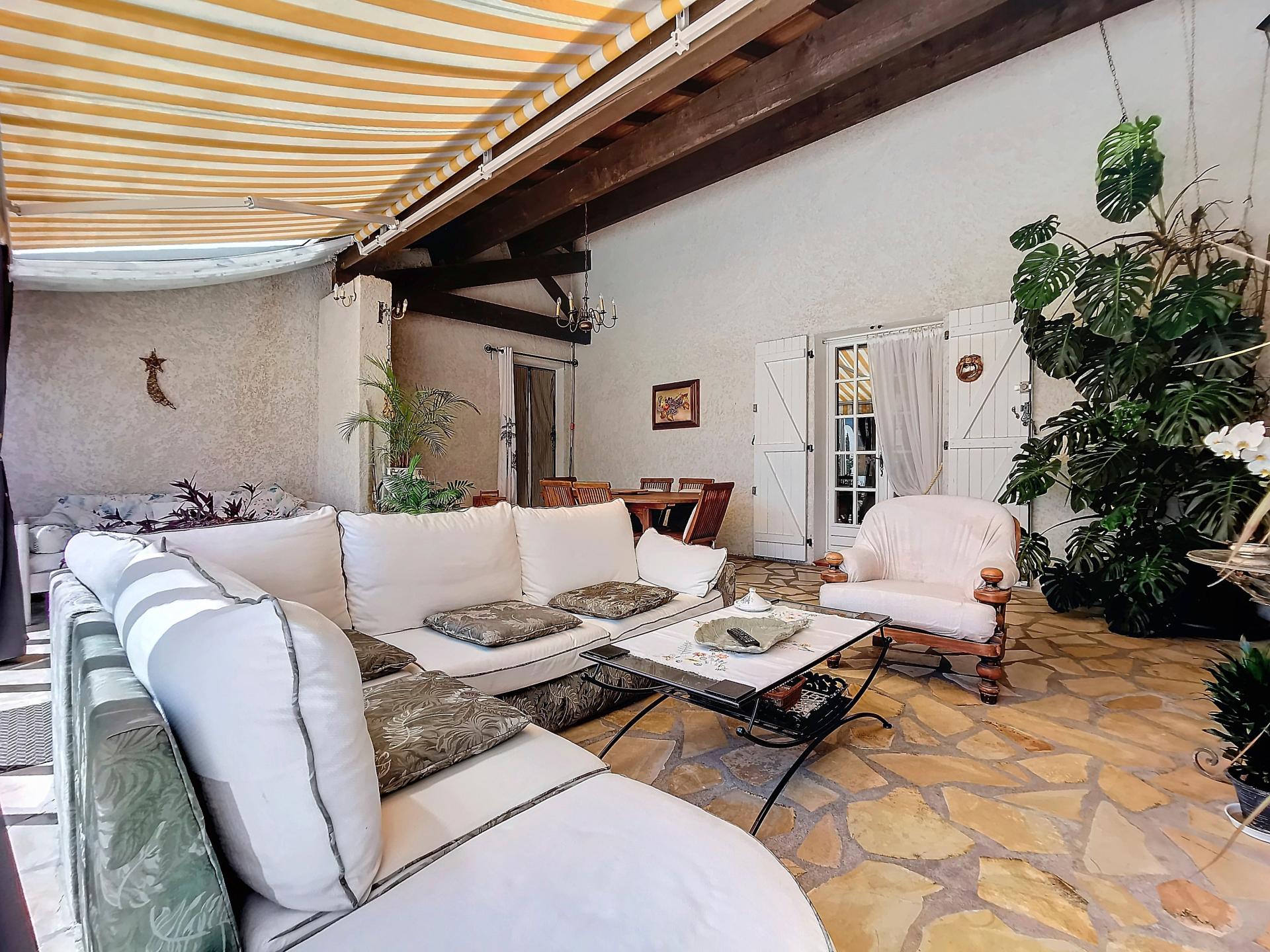 Photo 8 of the listing.