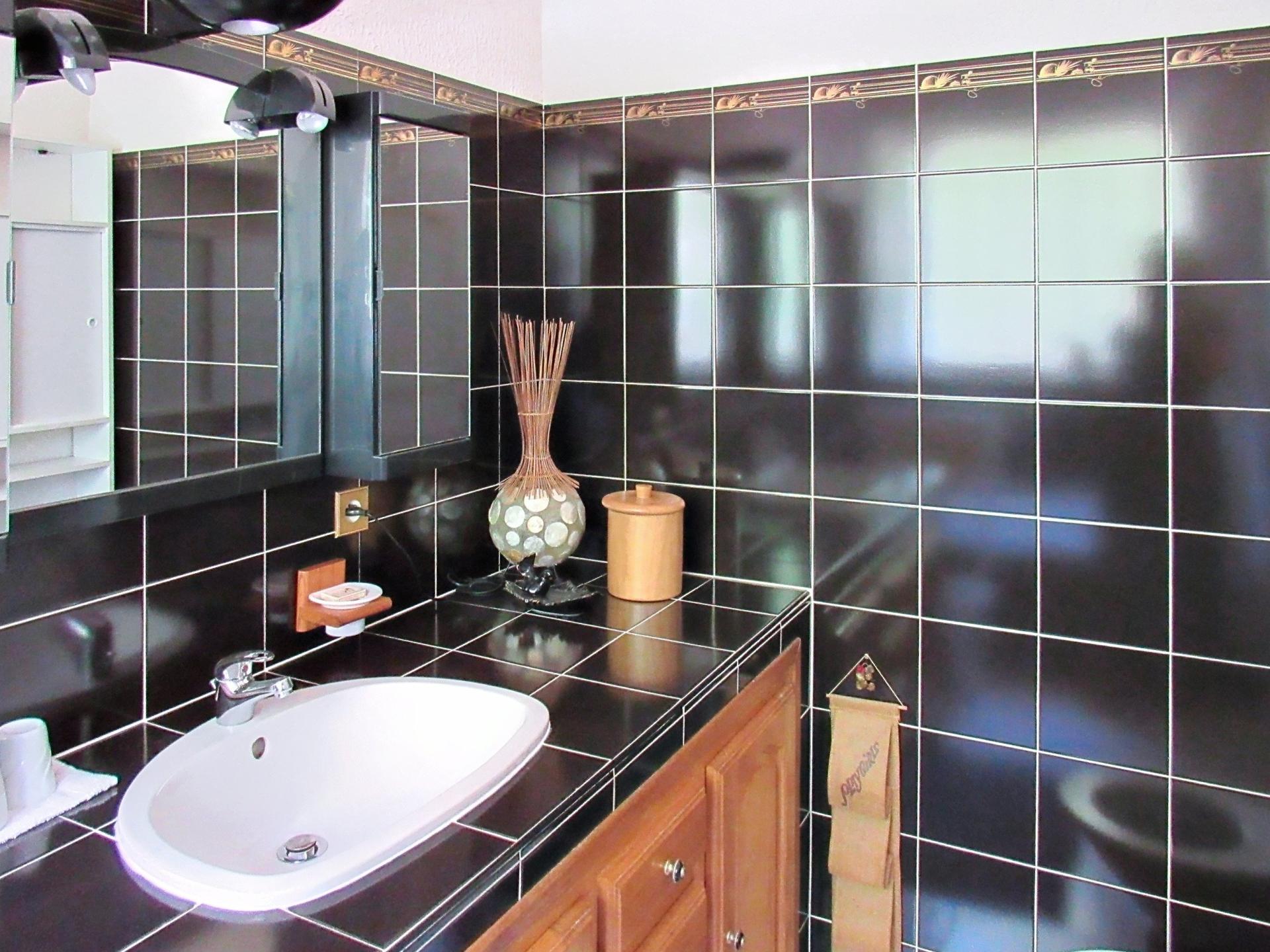 Photo 15 of the listing.