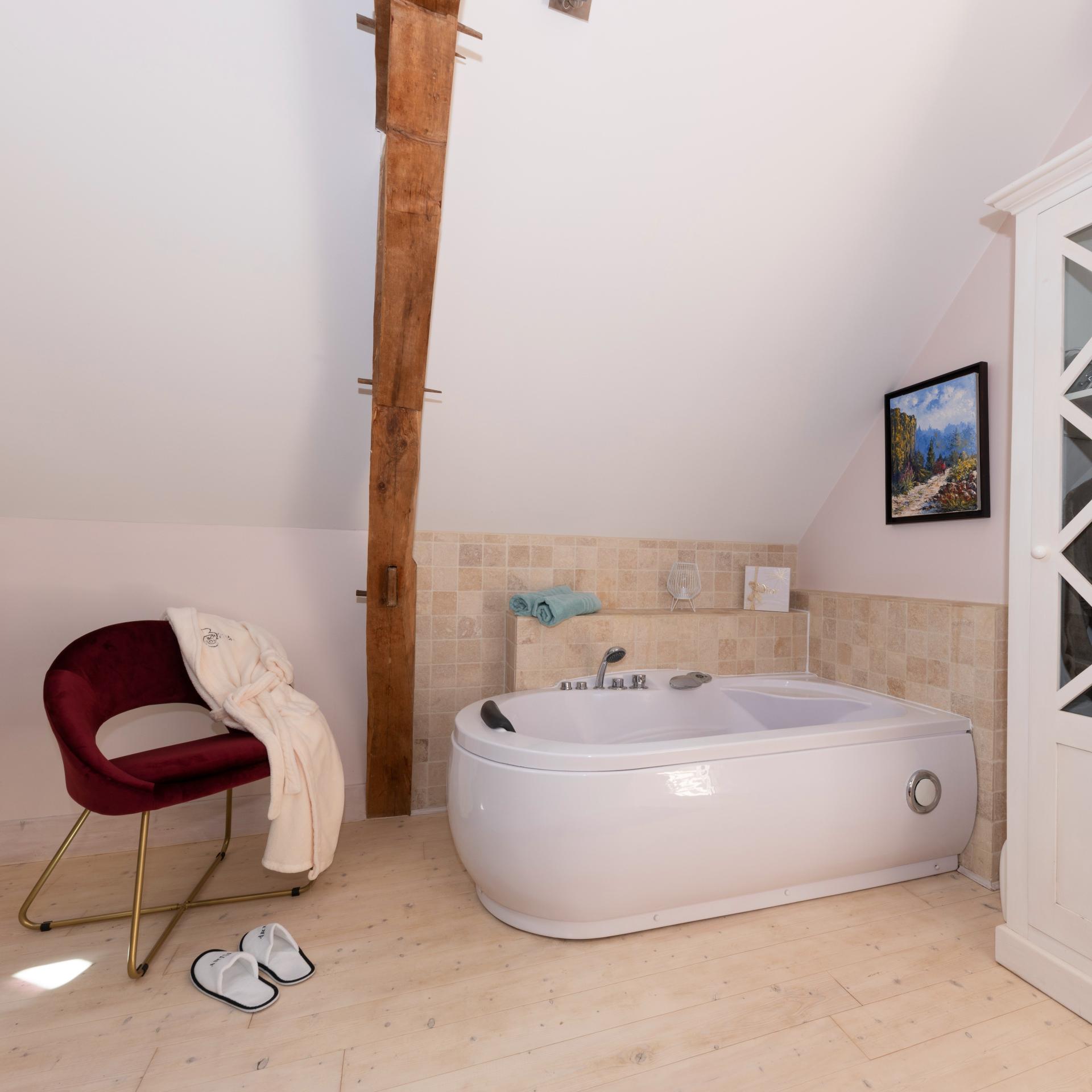 Photo 11 of the listing.