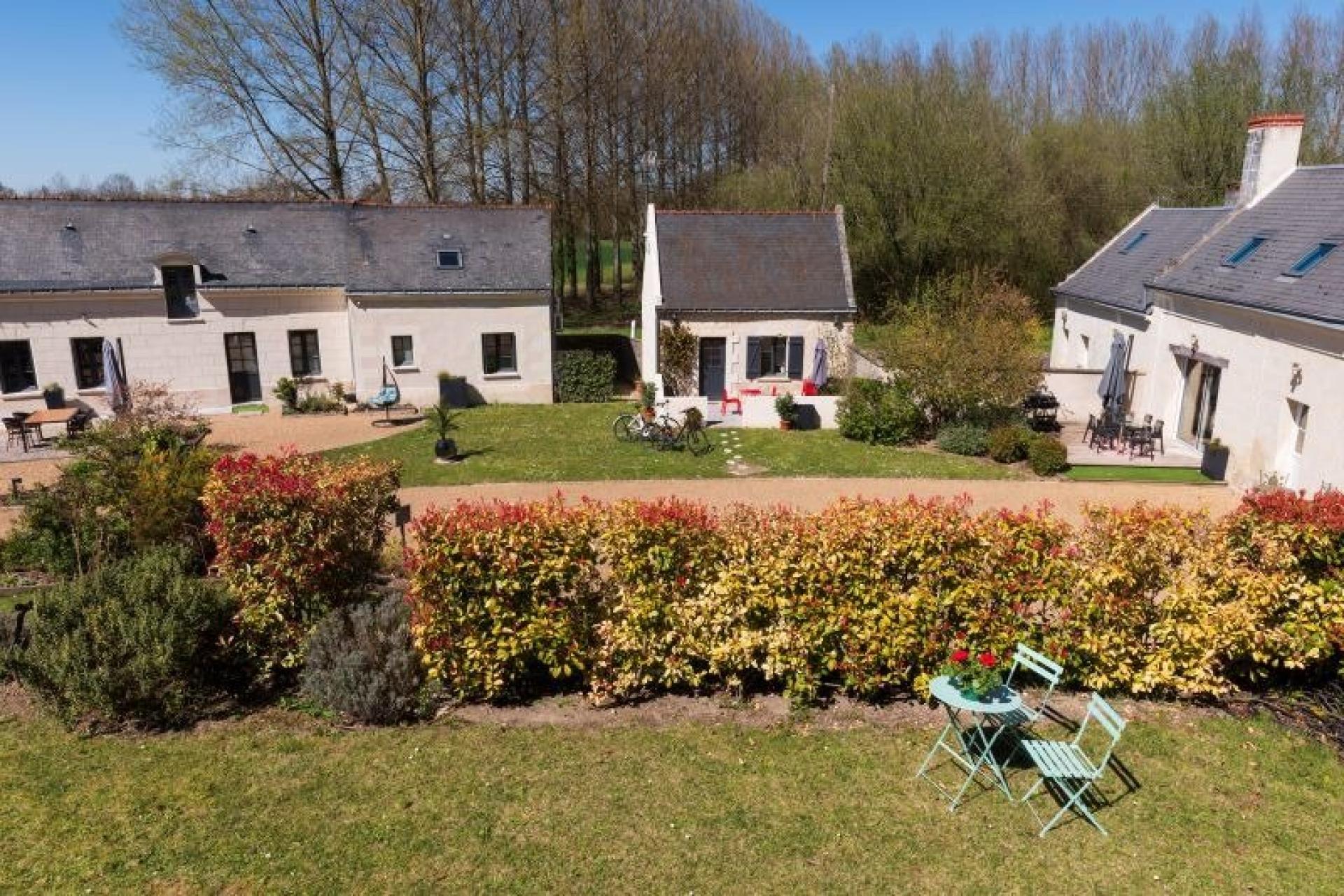 Photo 2 of the listing.