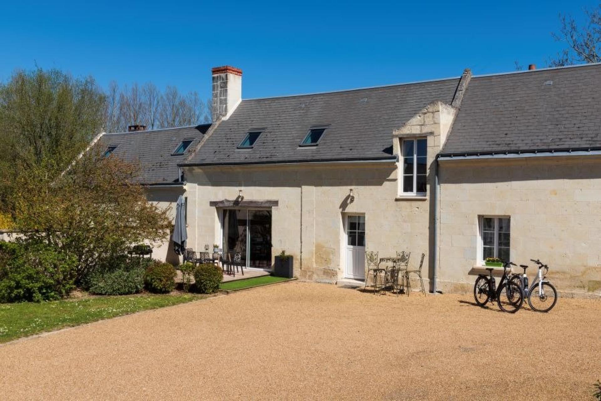 Photo 3 of the listing.