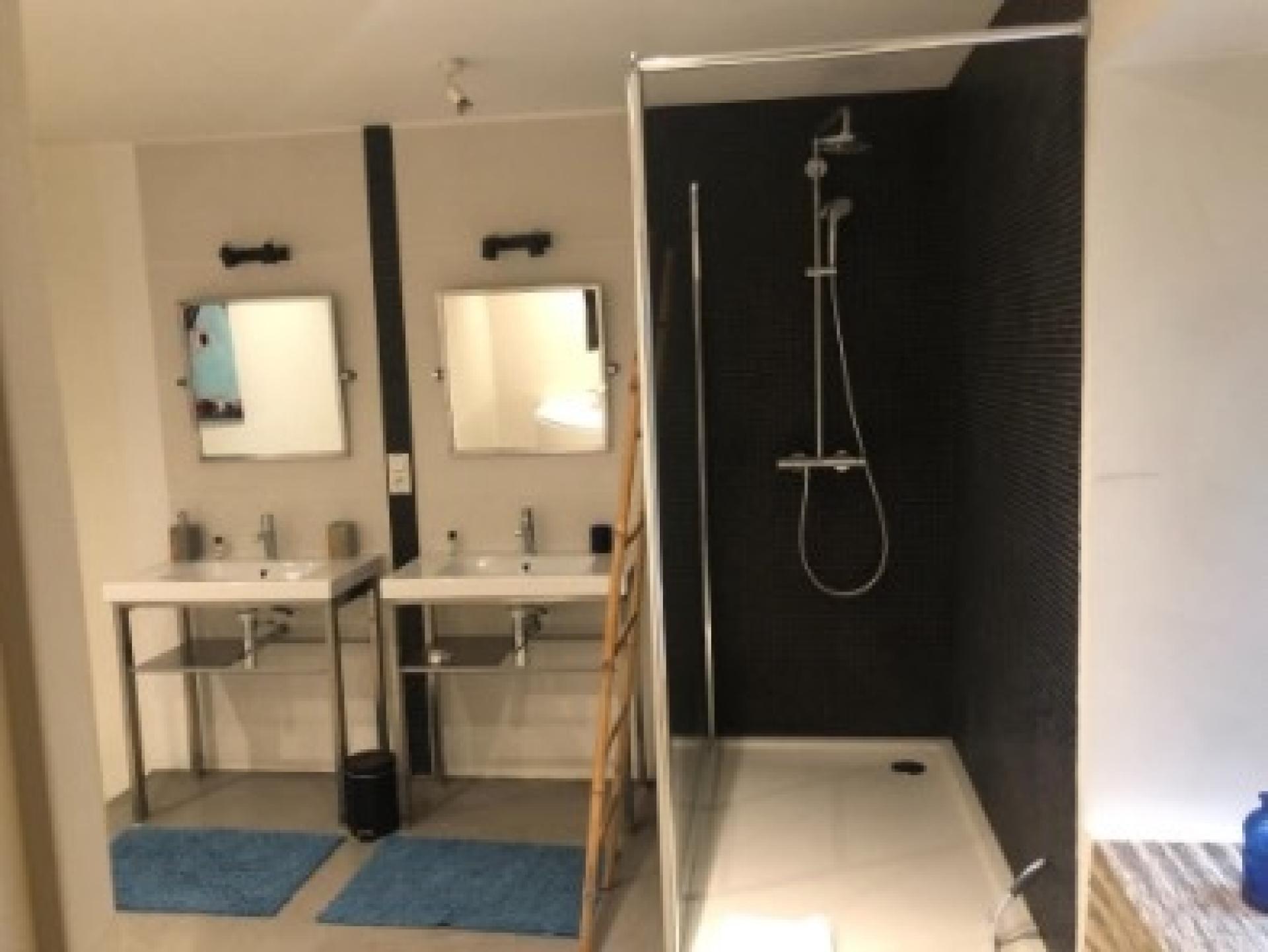 Photo 14 of the listing.