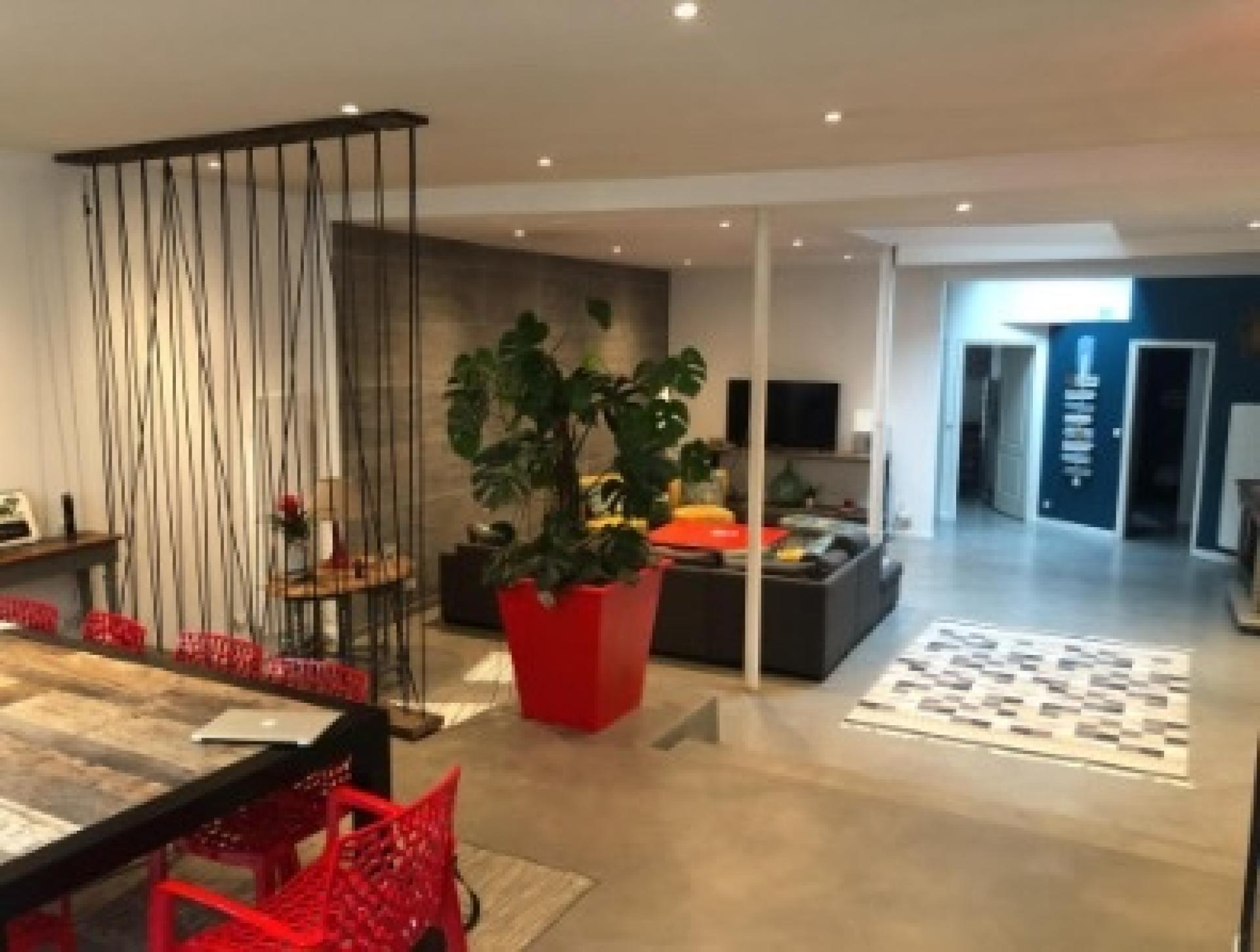 Photo 9 of the listing.